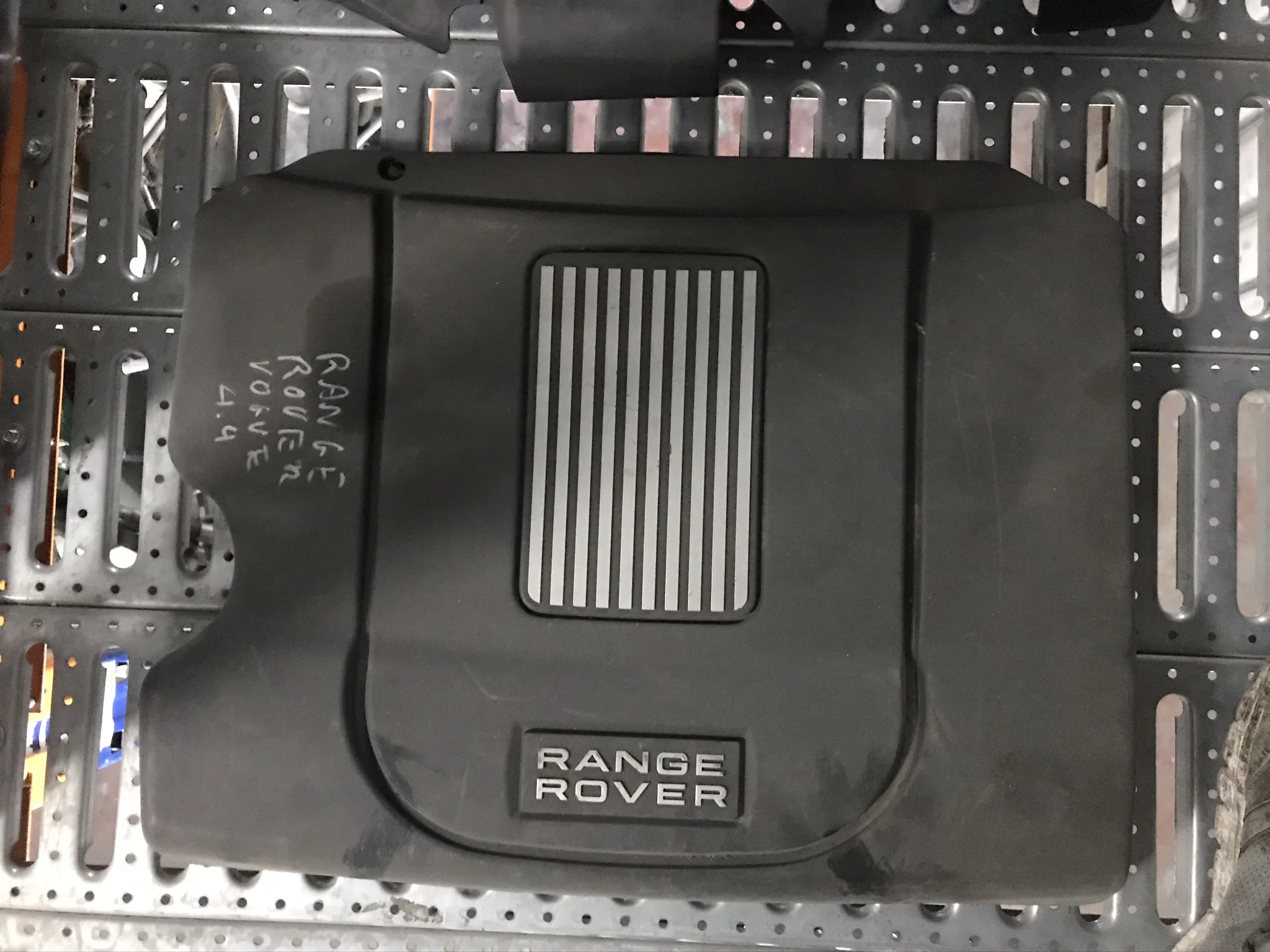Range Rover Vogue Motor Üst Kapağı Akustik Kapak 4.4 - Çıkma Orijinal