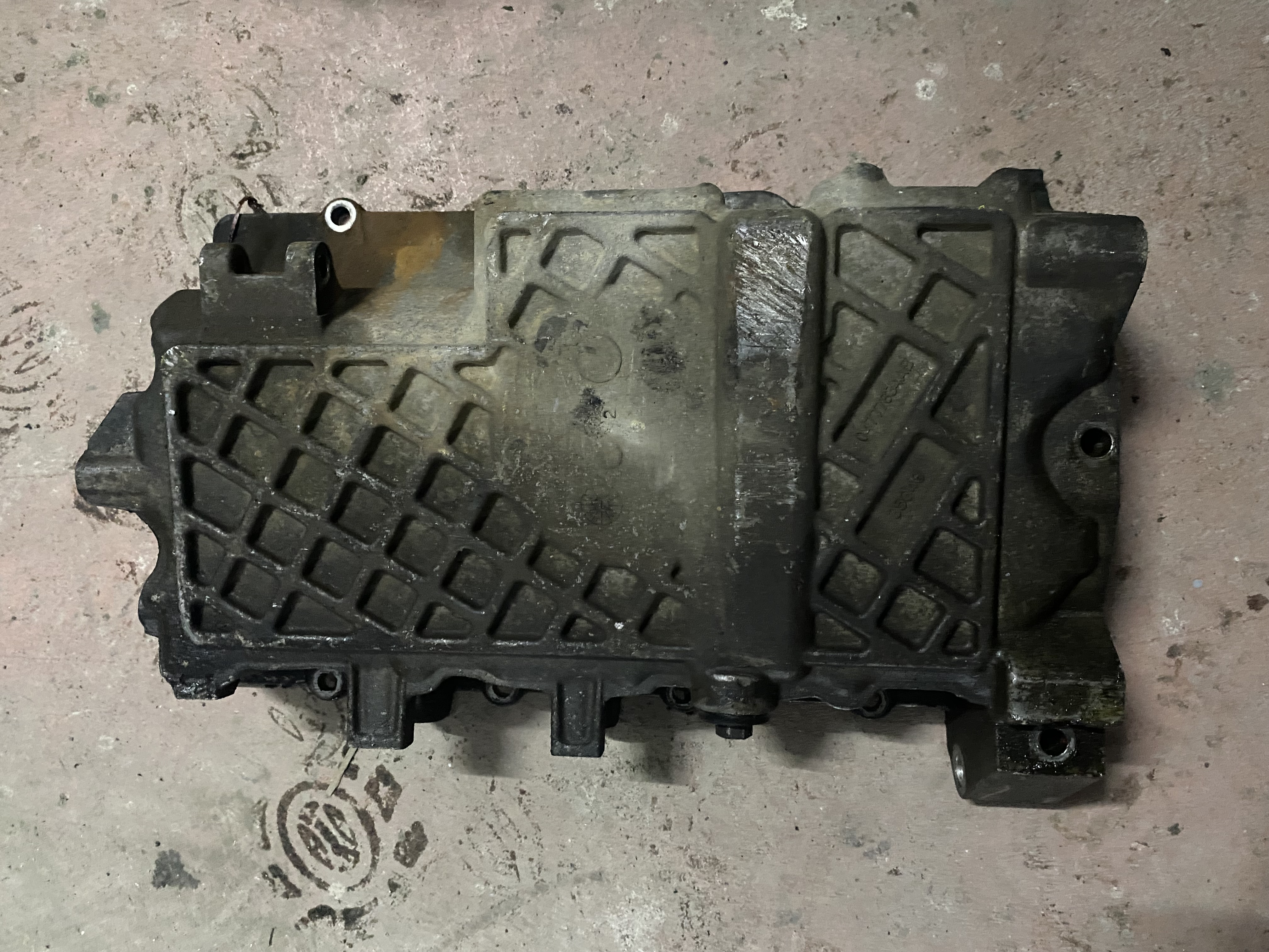 MİNİ COOPER R50 R52 R53 MOTOR KARTERİ 04777834AB ORJİNAL ÇIKMA