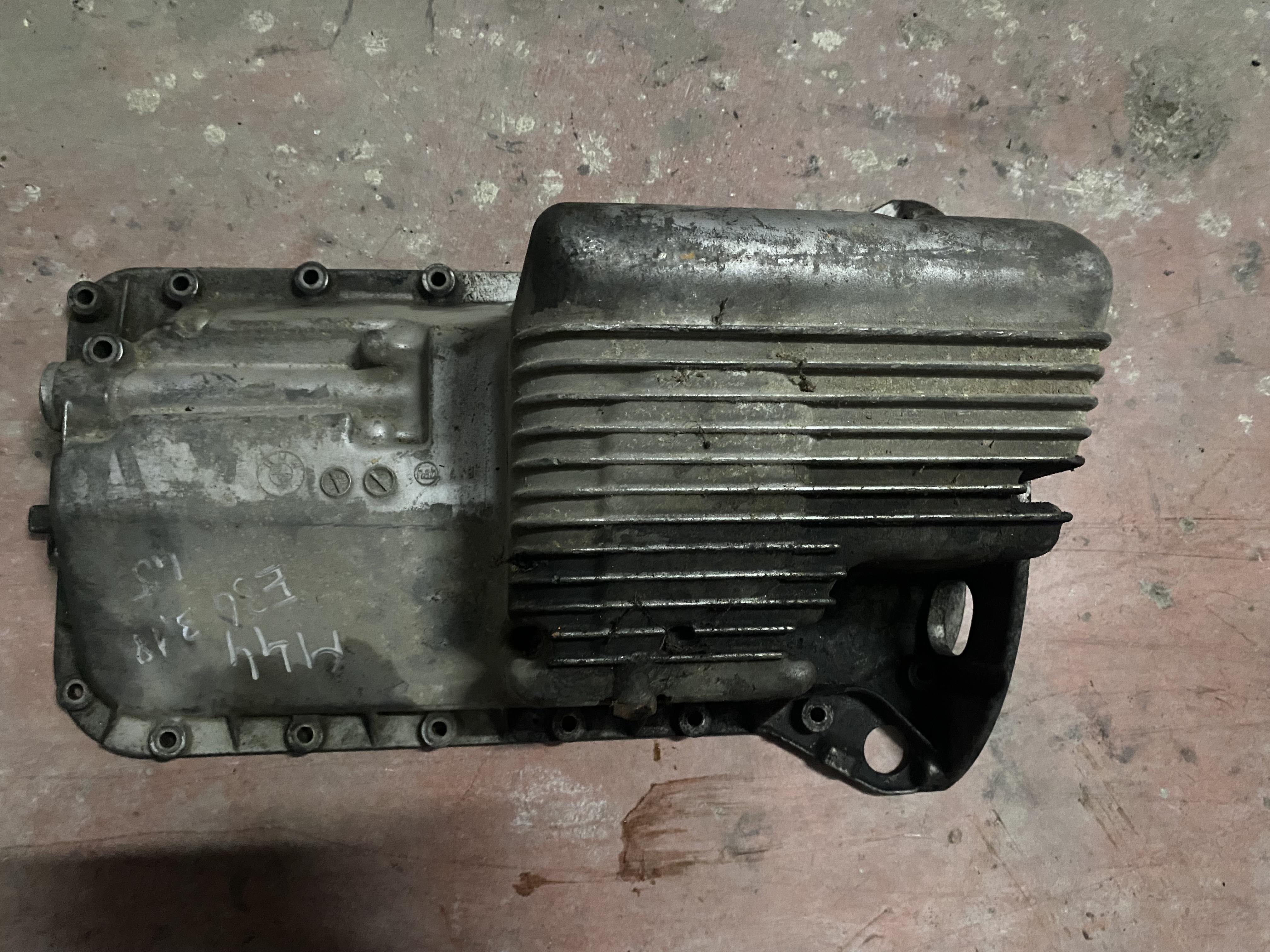 BMW E36 M43 MOTOR KARTERİ 1247996 ORJİNAL ÇIKMA