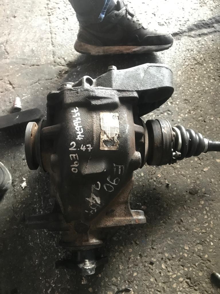 BMW E90 ARKA DEFRANSİYEL 2.47 7556674 ORJİNAL ÇIKMA
