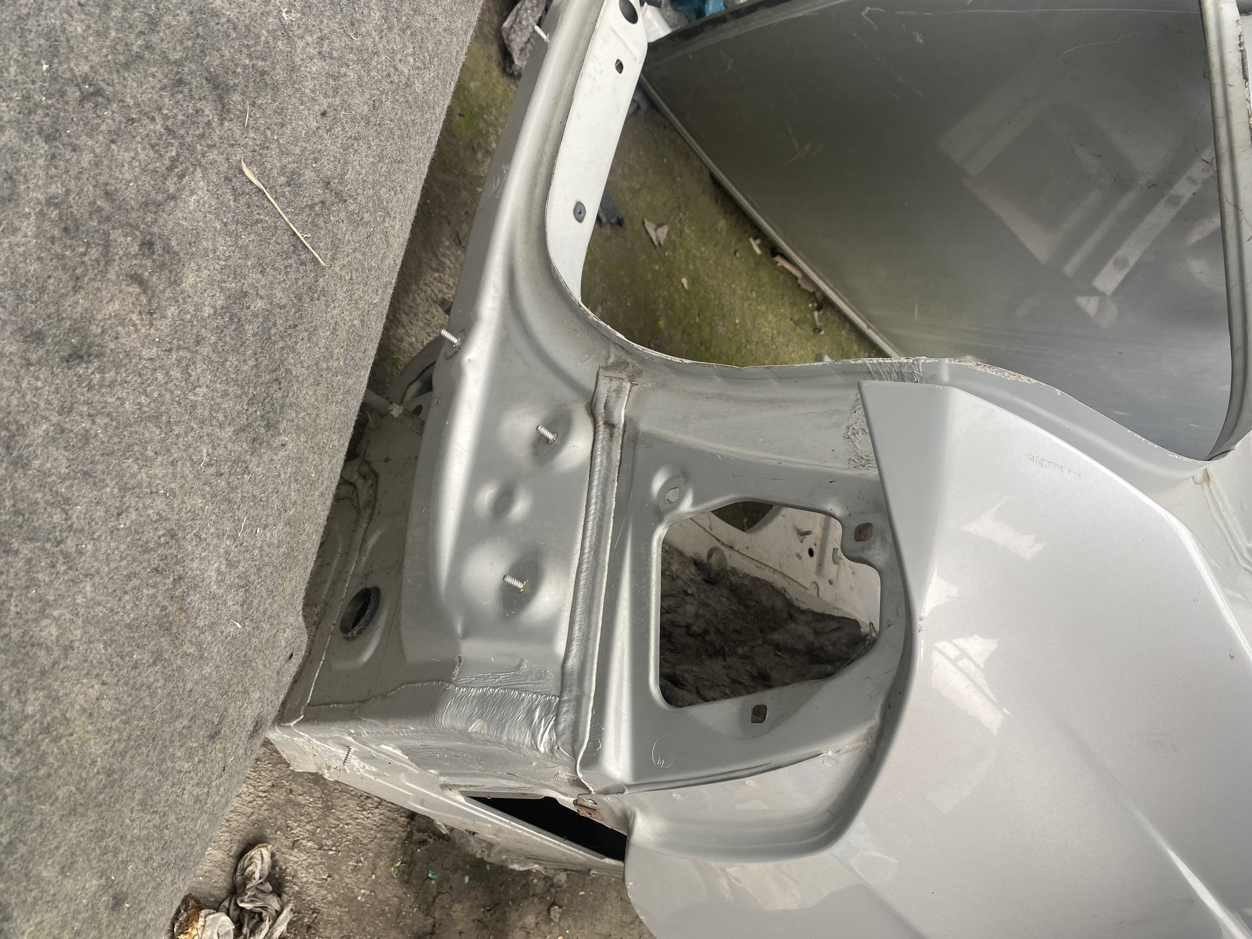BMW E90 E90LCİ SAĞ ARKA ÇAMURLUK ORJİNAL ÇIKMA