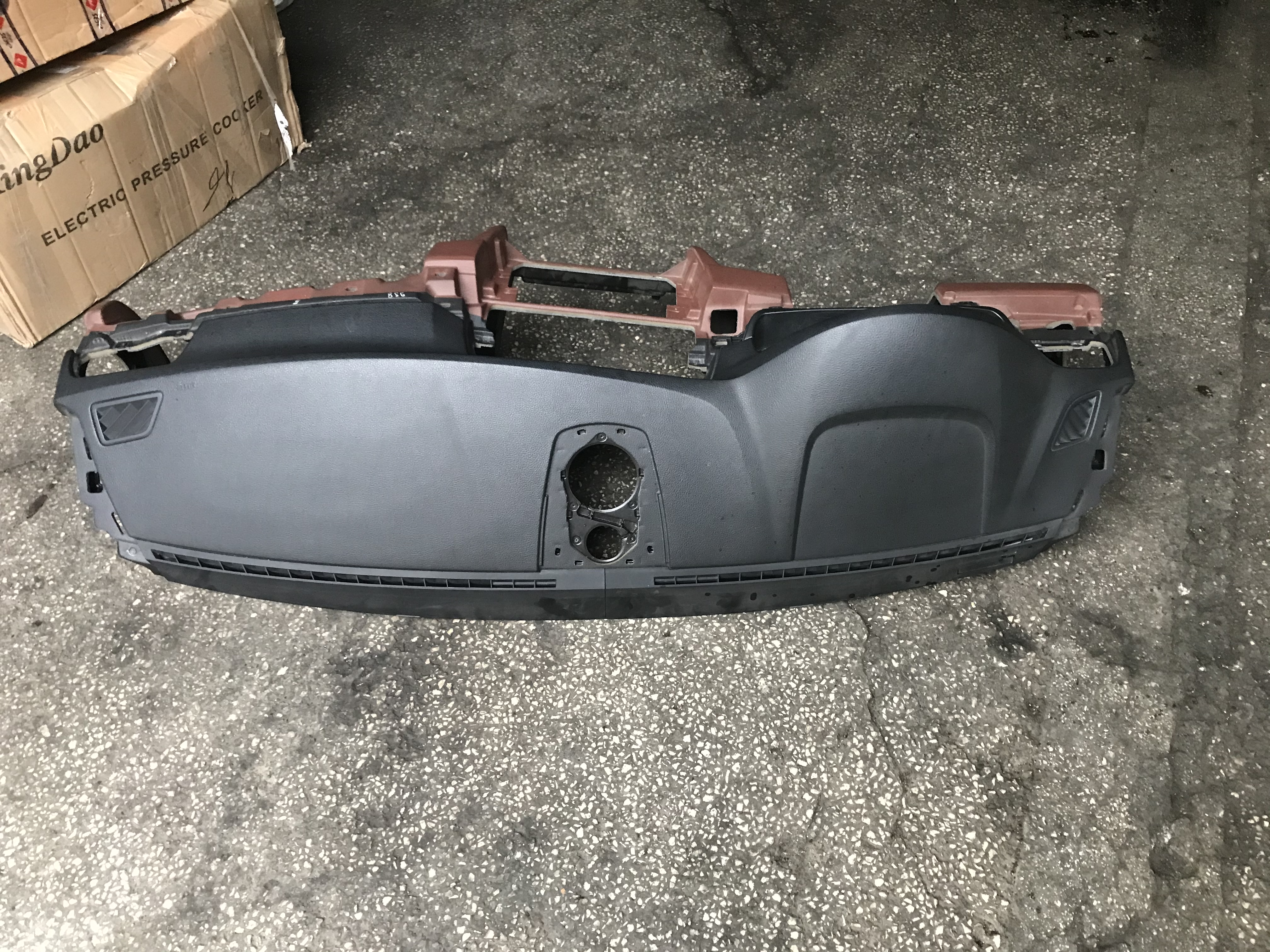 BMW F10 TABA GÖĞÜS ORJİNAL ÇIKMA