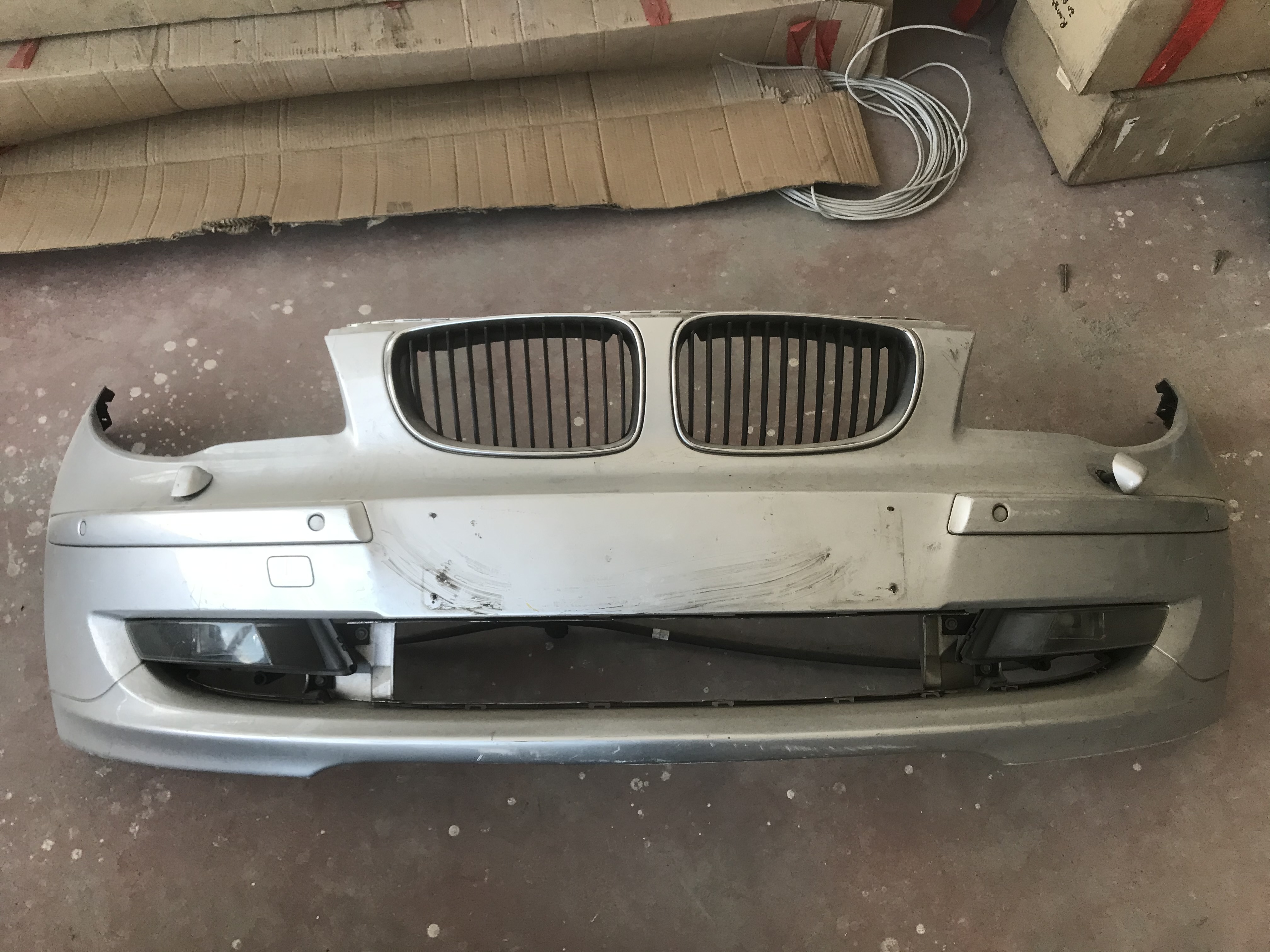 BMW E87 LCİ ÖN TAMPON 51117185124 ORJİNAL ÇIKMA