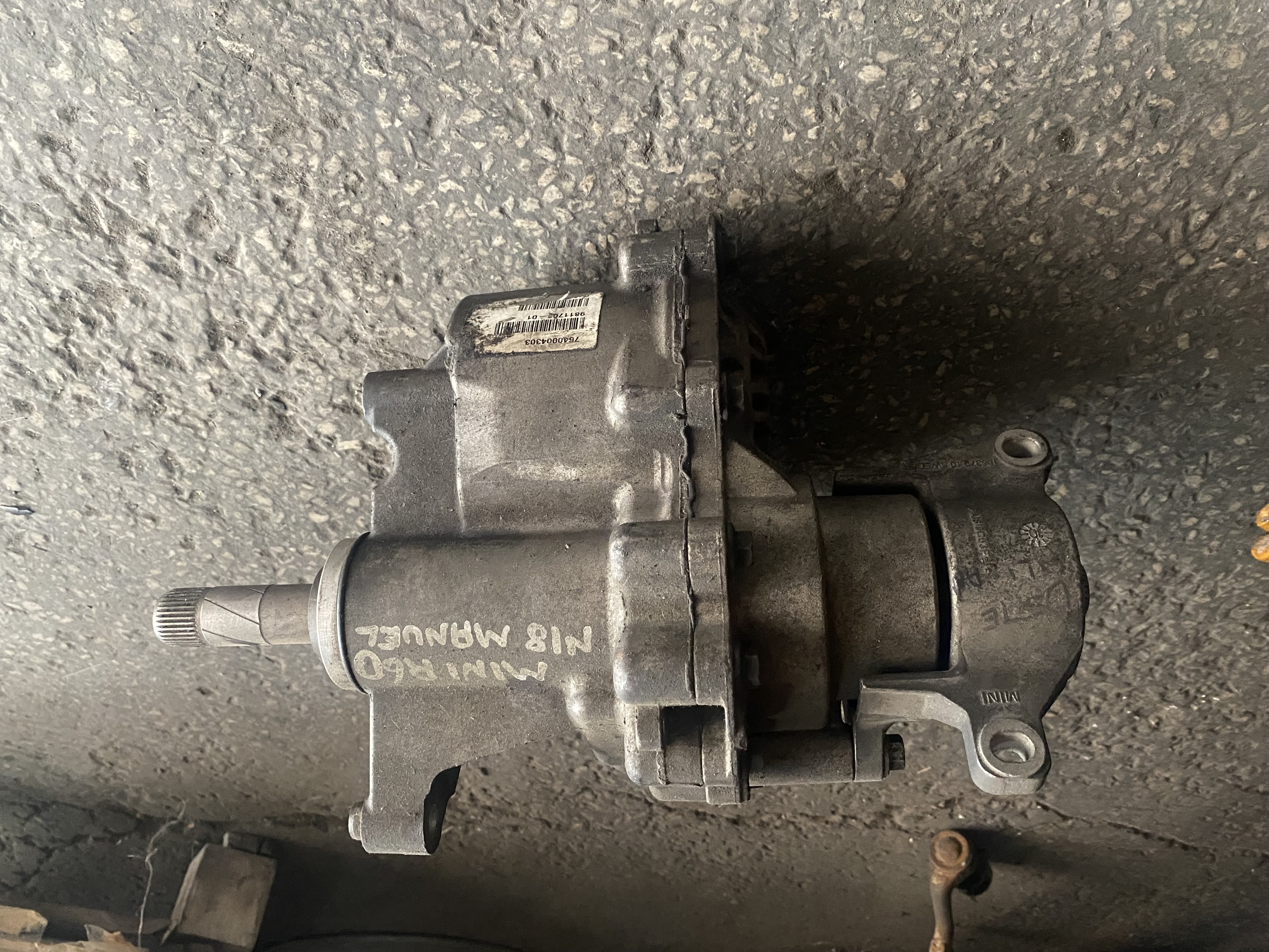 MİNİ R60 COUNTRYMAN ÖN ARAZİ ŞANZIMANI 9811708 ORJ