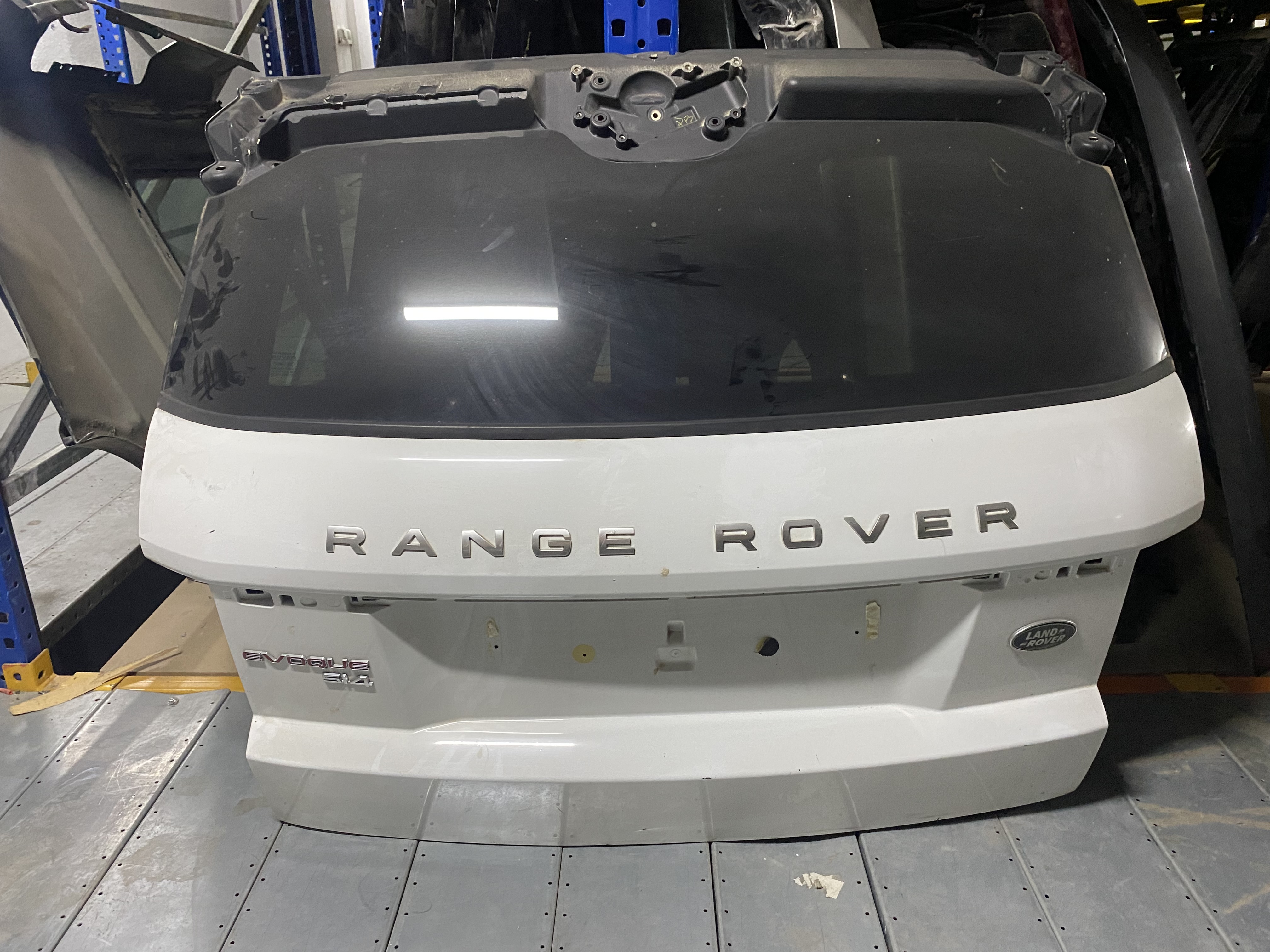 RANGE ROVER EVOQUE L538 BEYAZ BAGAJ KAPAĞI ORJİNAL ÇIKMA
