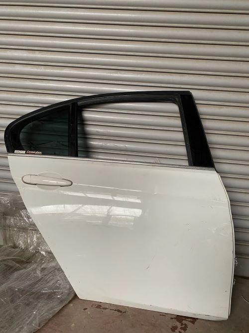 BMW F30 SAĞ ARKA KAPI BEYAZ HATASIZ ORJİNAL ÇIKMA
