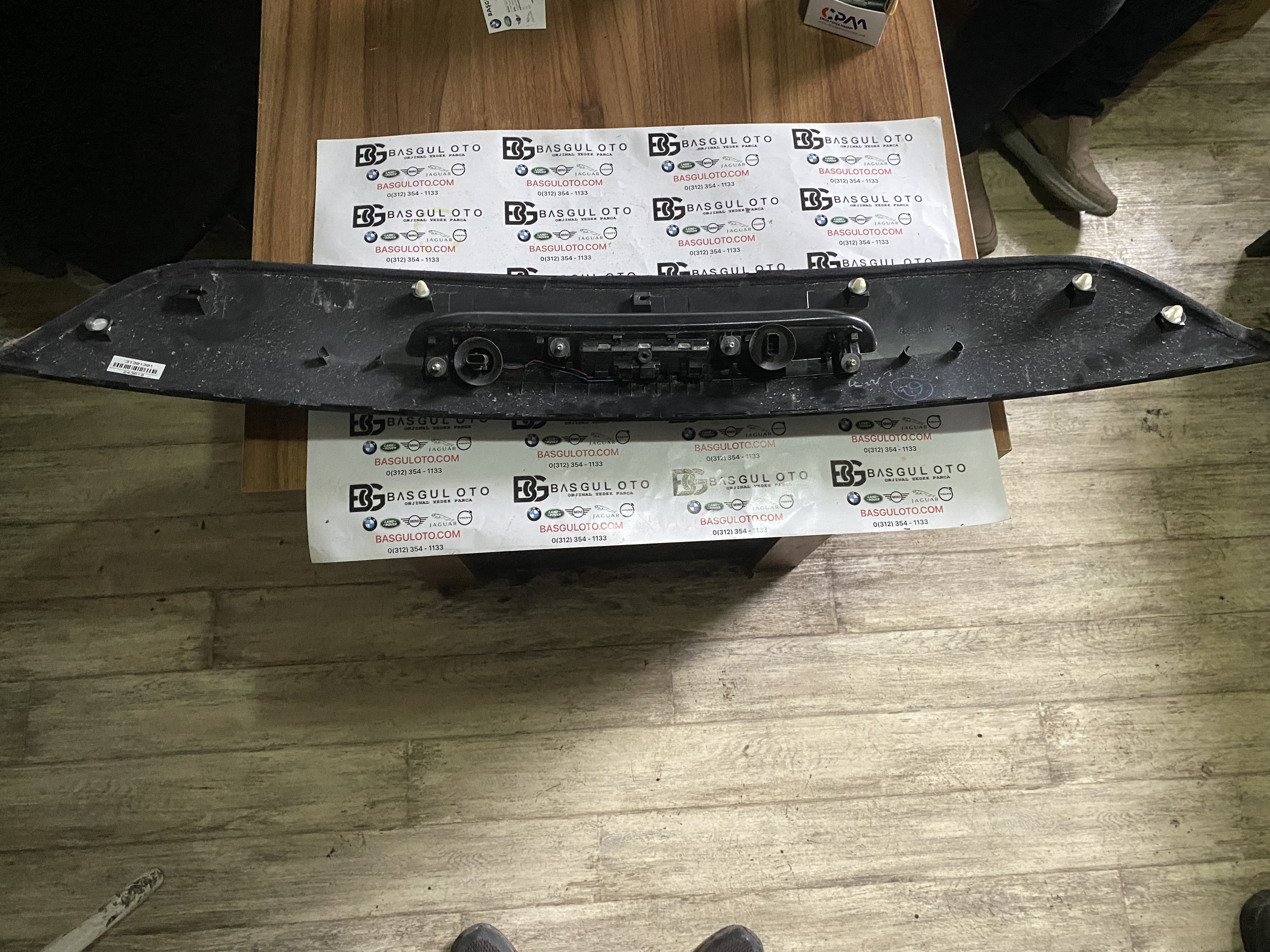 VOLVO V40 BAGAJ AÇMA DÜĞMESİ 31301301 ORJİNAL ÇIKMA