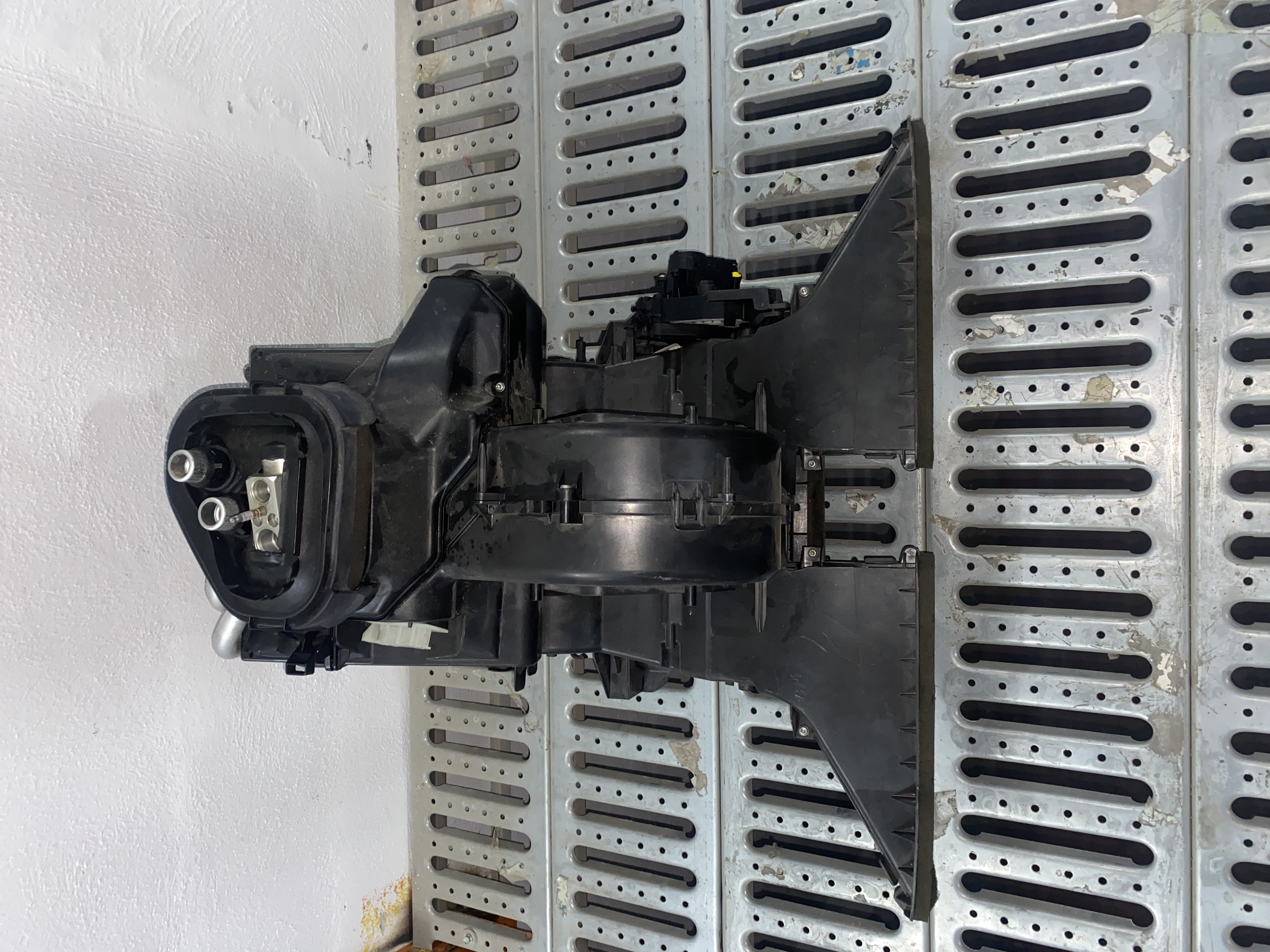 MİNİ COOPER R56 KALORİFER KUTUSU ORJİNAL ÇIKMA