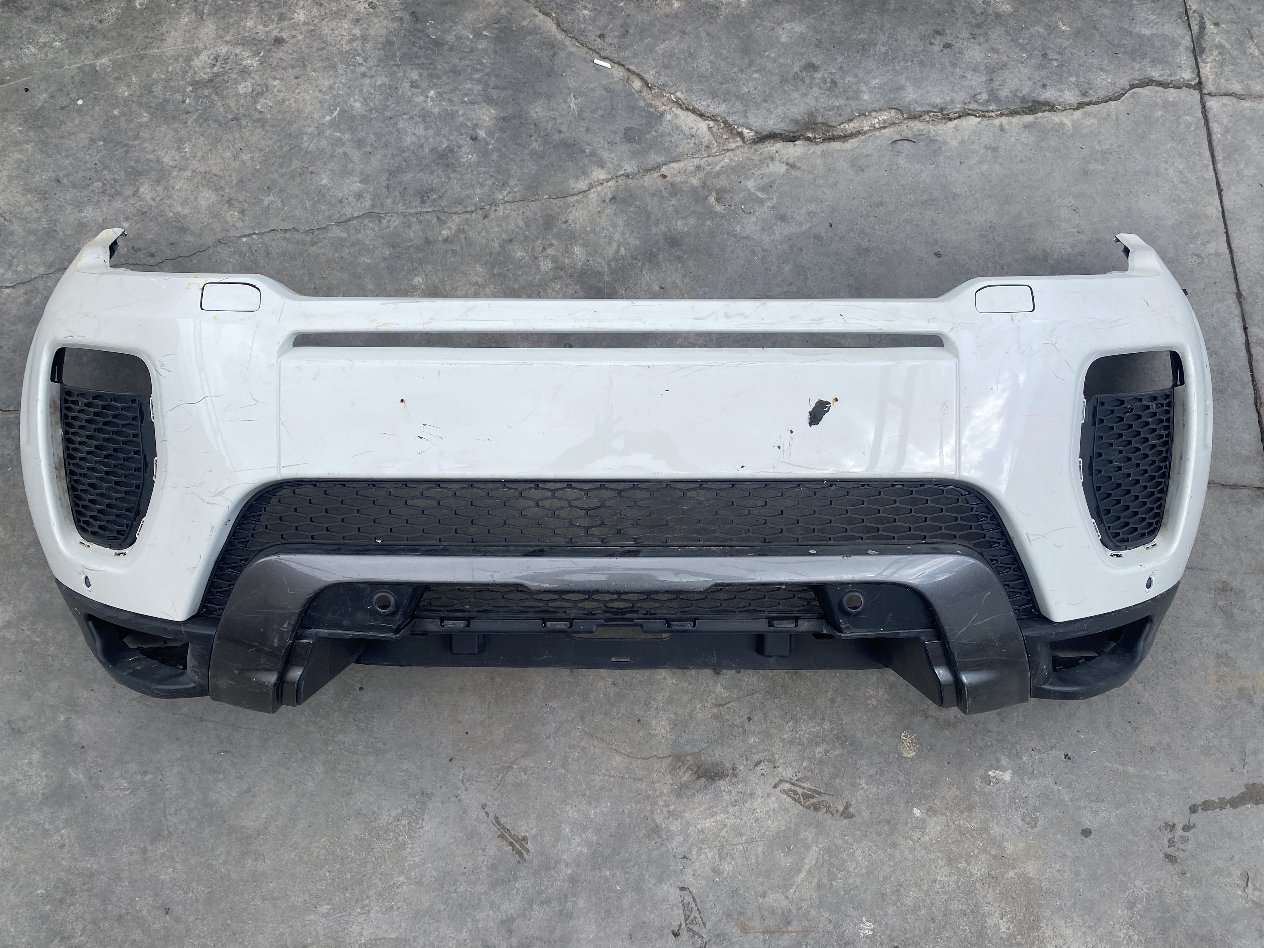 RANGE ROVER EVOQUE L538 2017 R-DYNAMİC ÖN TAMPON BEYAZ