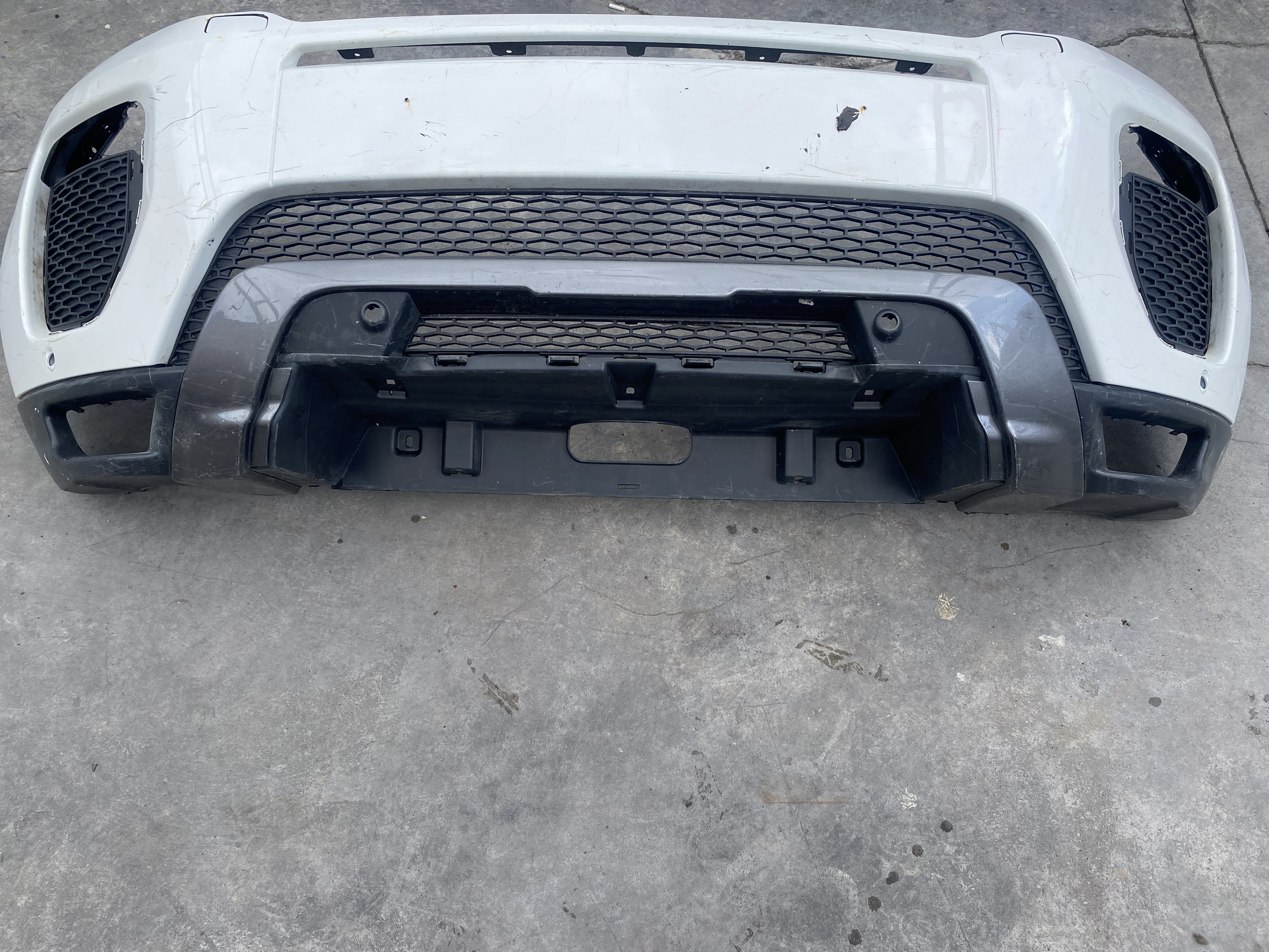 RANGE ROVER EVOQUE L538 2017 R-DYNAMİC ÖN TAMPON BEYAZ