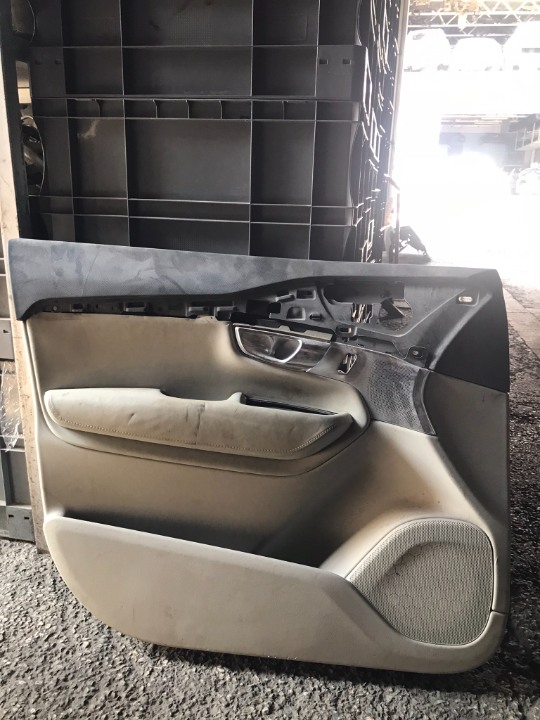 VOLVO S60 SOL ÖN KAPI DÖŞEMESİ KREM ORJINAL ÇIKMA