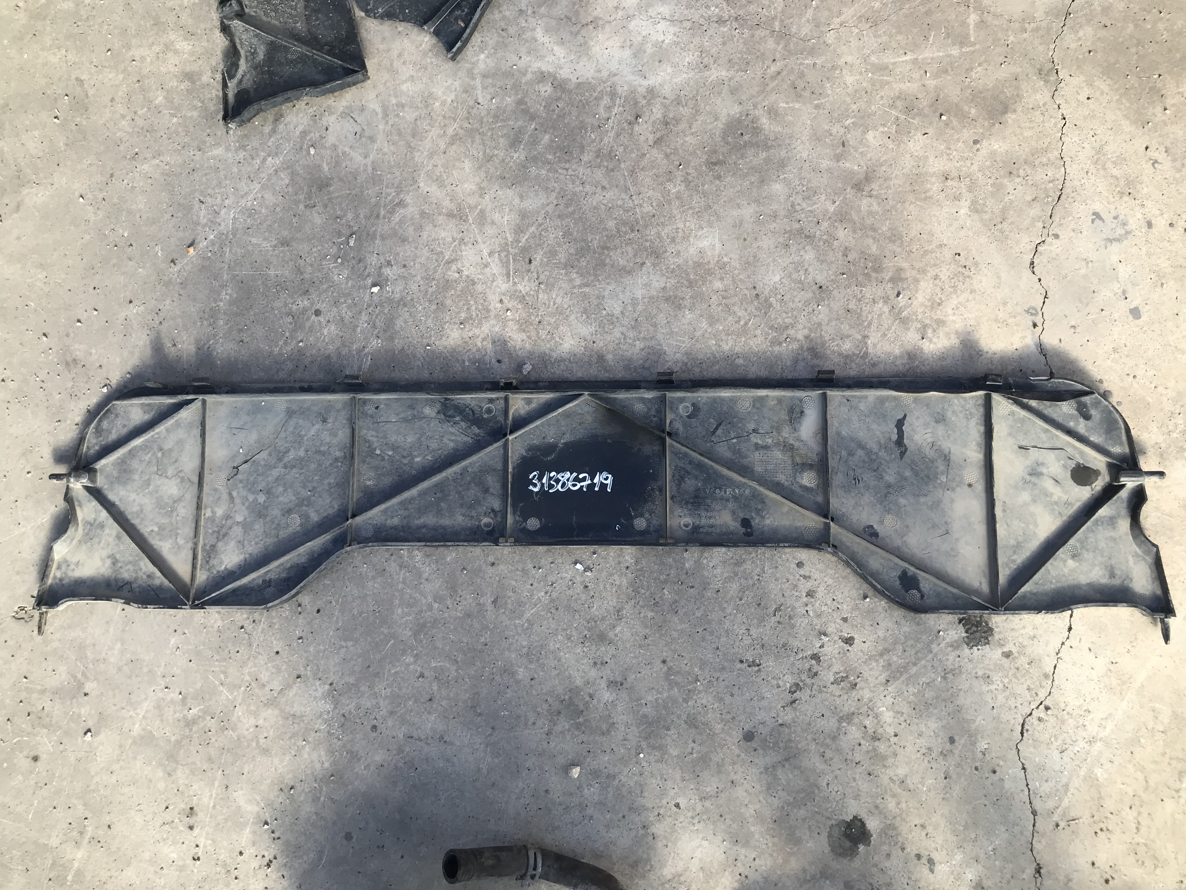 Volvo V60 S60 Motor Spoyler Alt Muhafaza 31386719 ORJINAL ÇIKMA