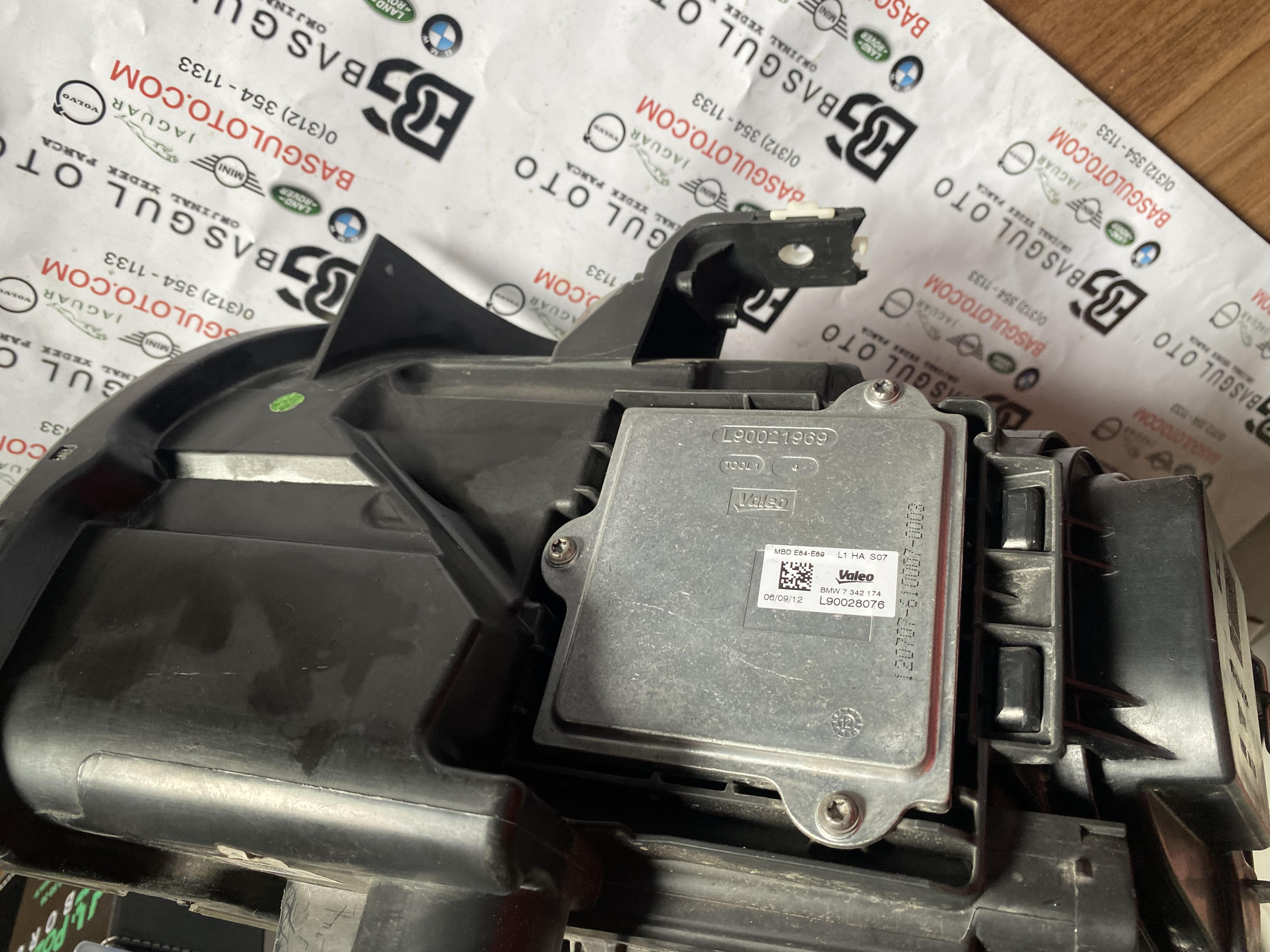 BMW X1 E84 LCİ SAĞ FAR XENON 7290240 ORJINAL ÇIKMA