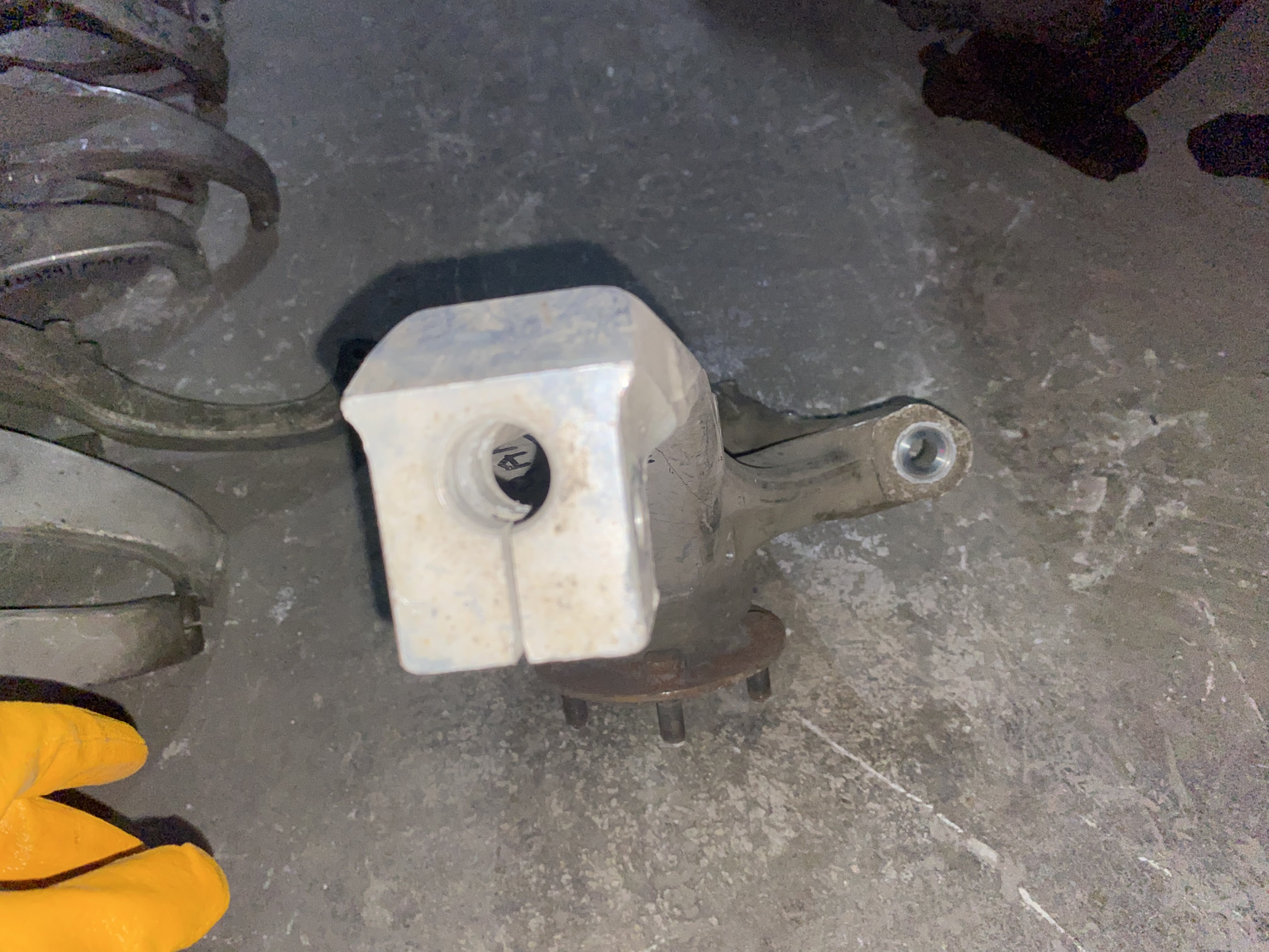 RANGE ROVER VOGUE L405 SAĞ ÖN TAŞIYICI LR146346 ORJINAL ÇIKMA
