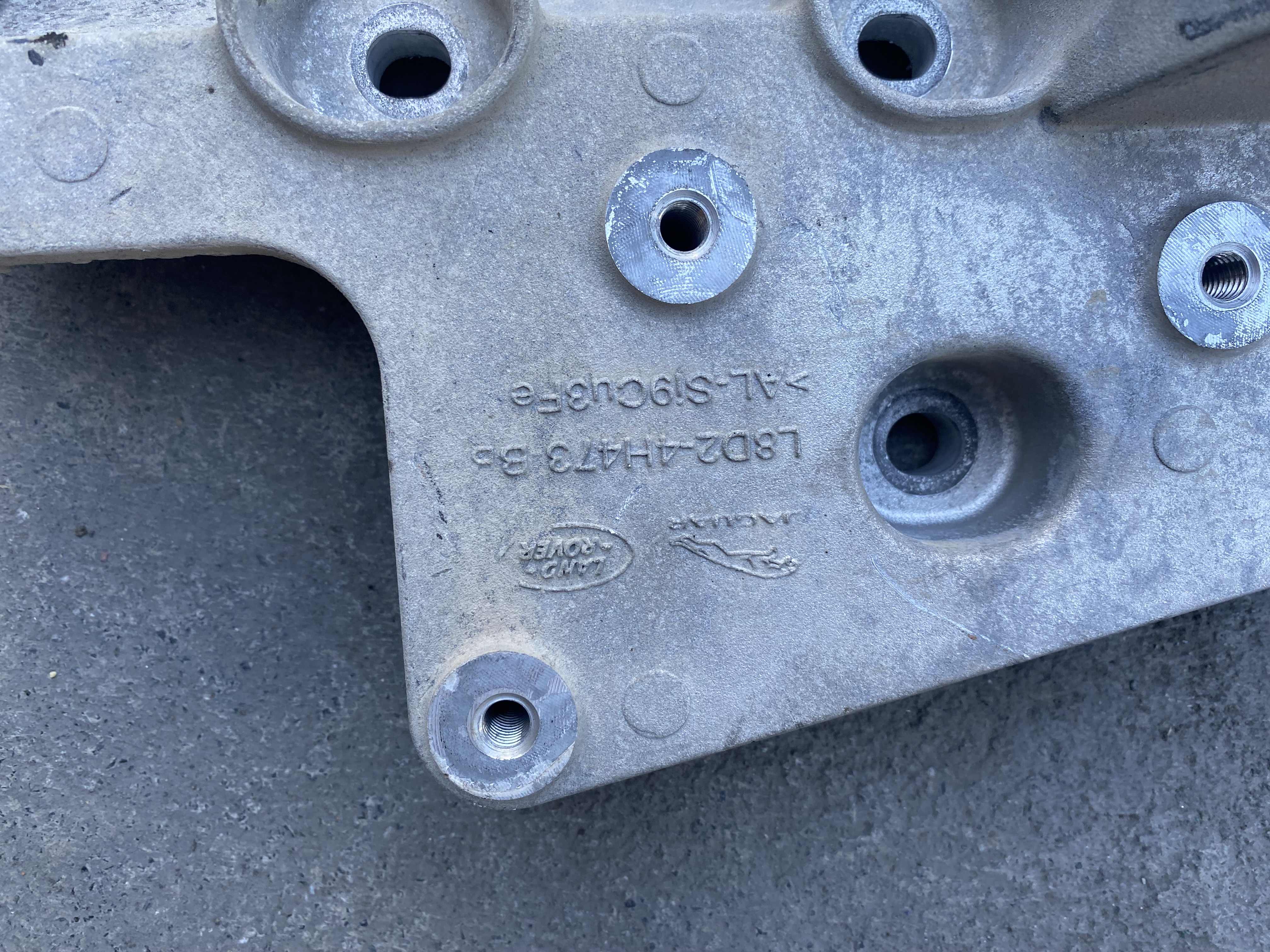 LAND ROVER DİSCOVERY SPORT L550 ŞANZIMAN BRAKETİ L8D24H473BB ORJİNAL ÇIKMA