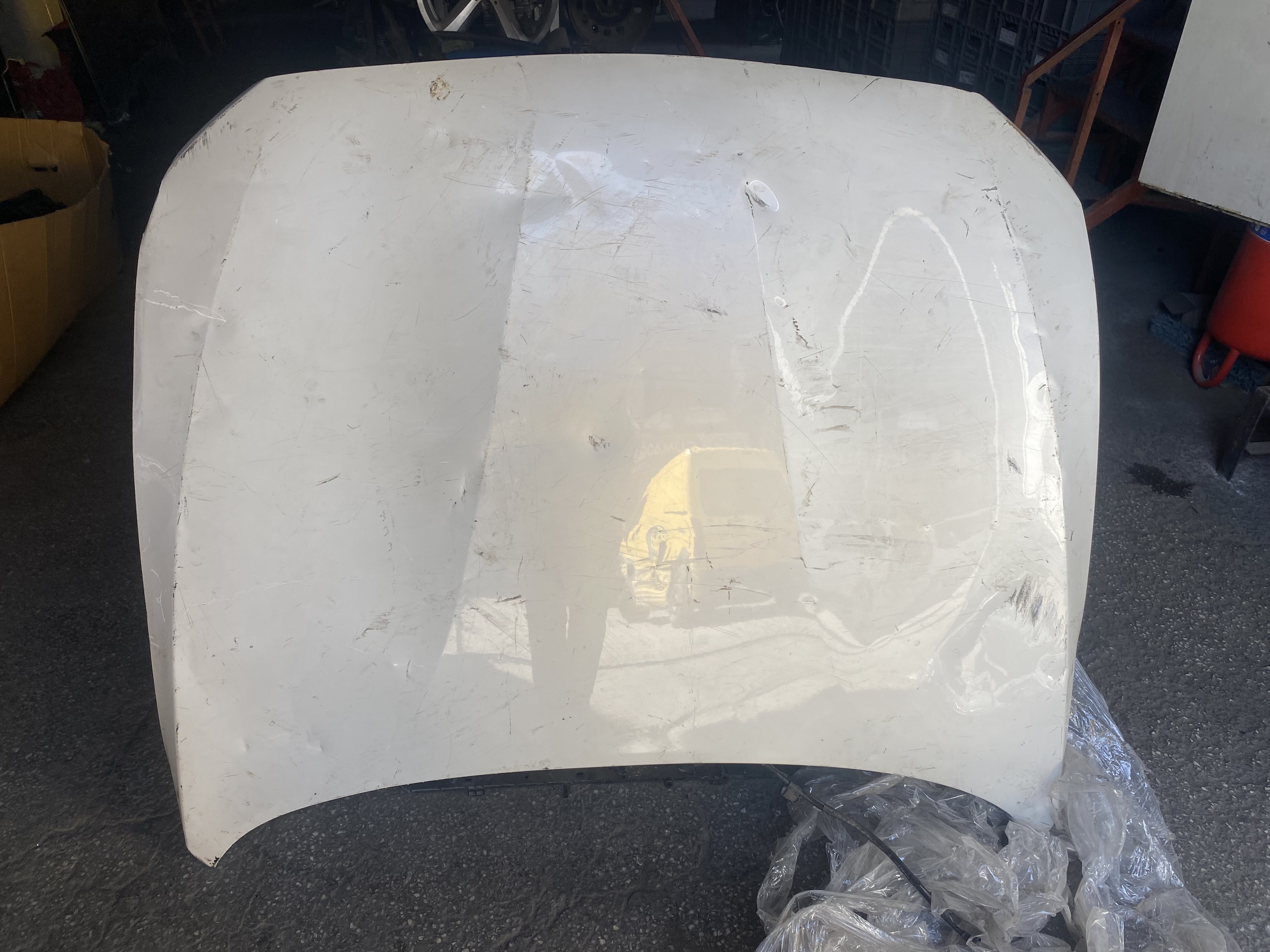 BMW F20 F22 MOTOR KAPUTU SEDEFLİ BEYAZ ORJİNAL ÇIKMA