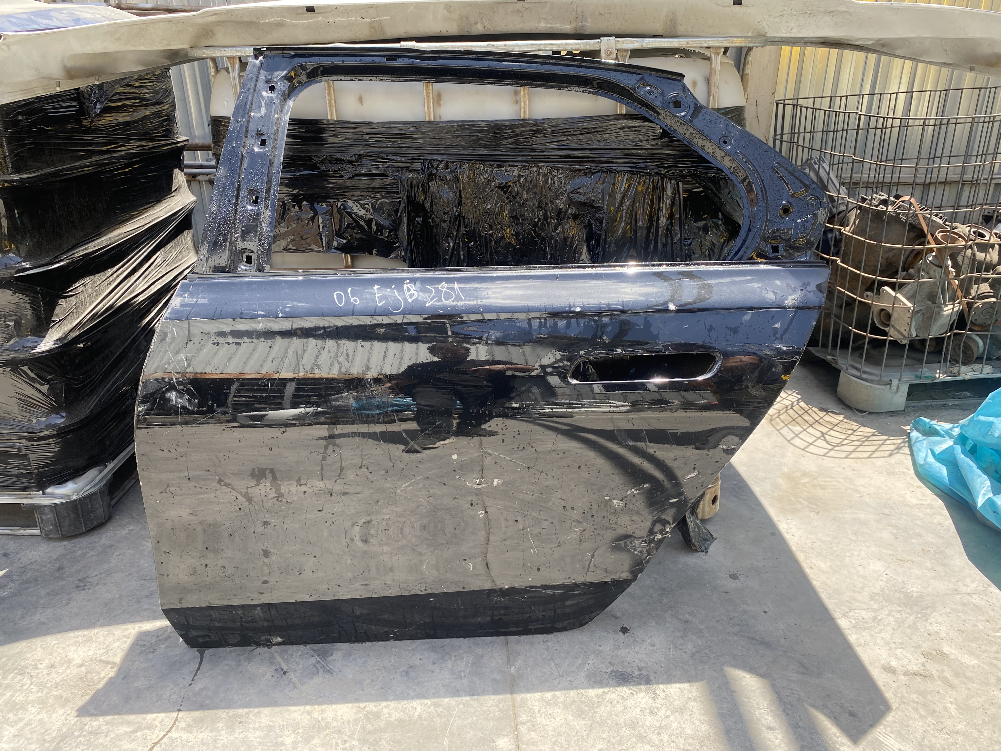 BMW 7 SERİSİ İ7 SOL ARKA KAPI ORJİNAL ÇIKMA