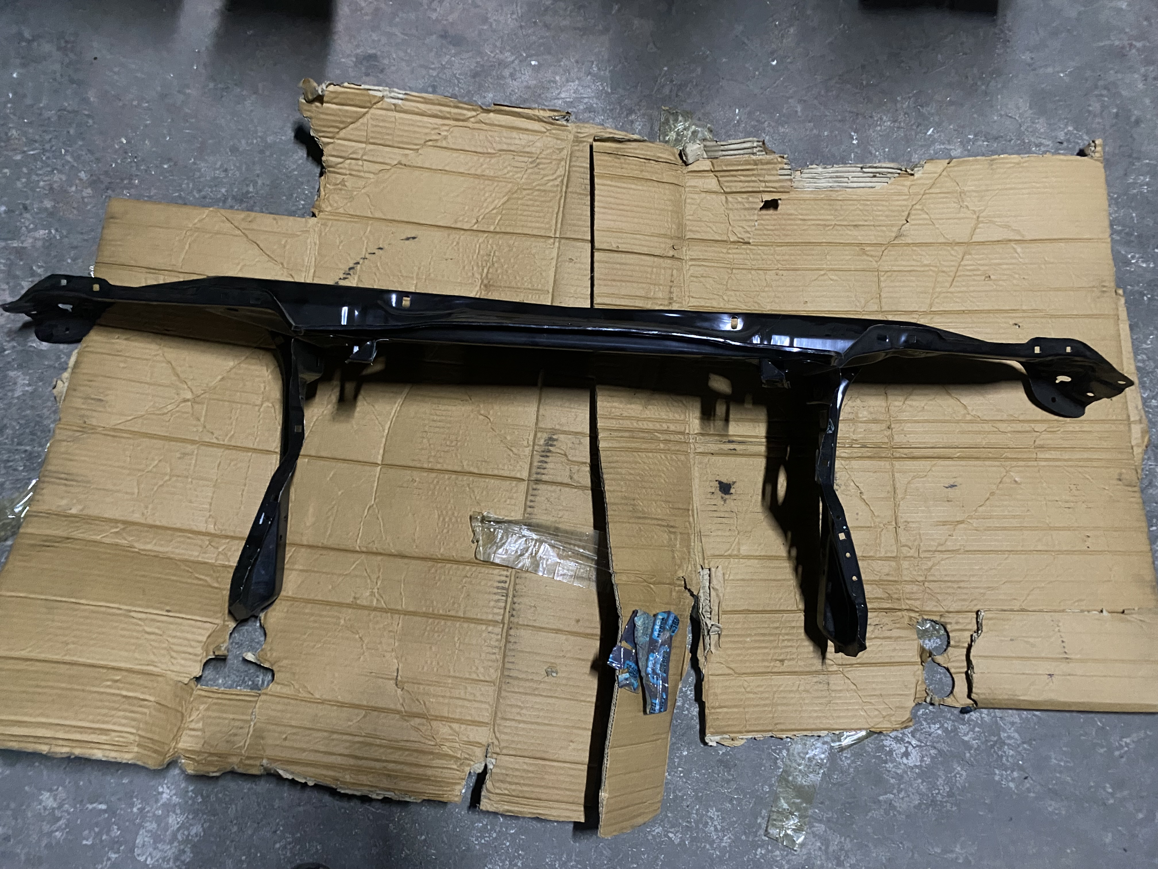 BMW 5 SERİSİ E34 ÖN PANEL 41131978181 SIFIR