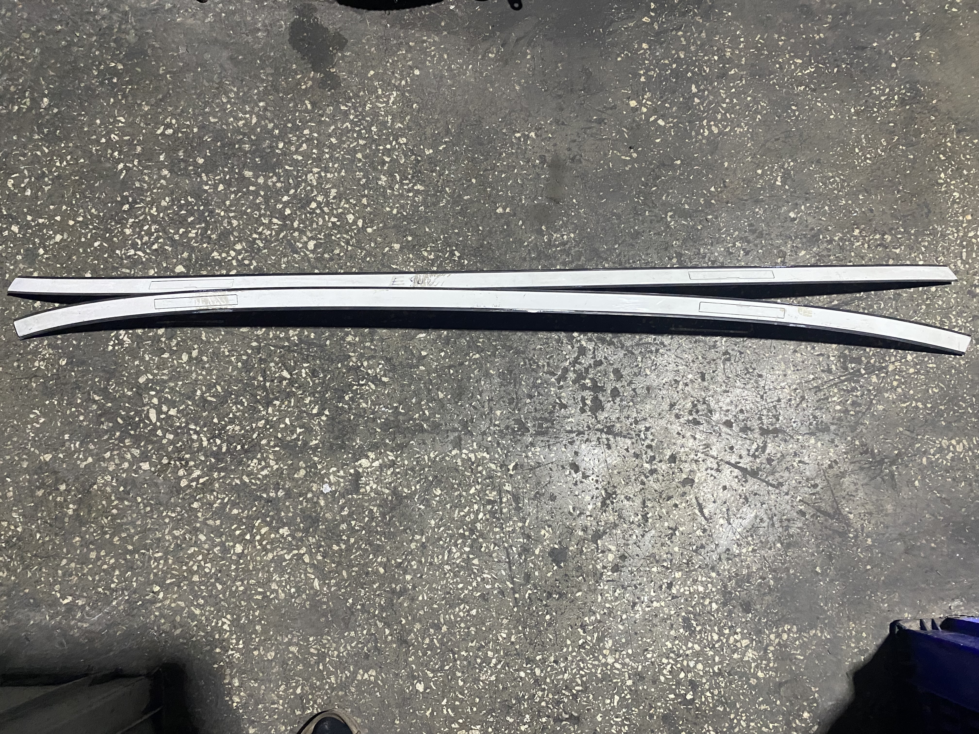 BMW E90 TAVAN ÇITASI SAĞ SOL 7124250 7124251 ORJİNAL ÇIKMA
