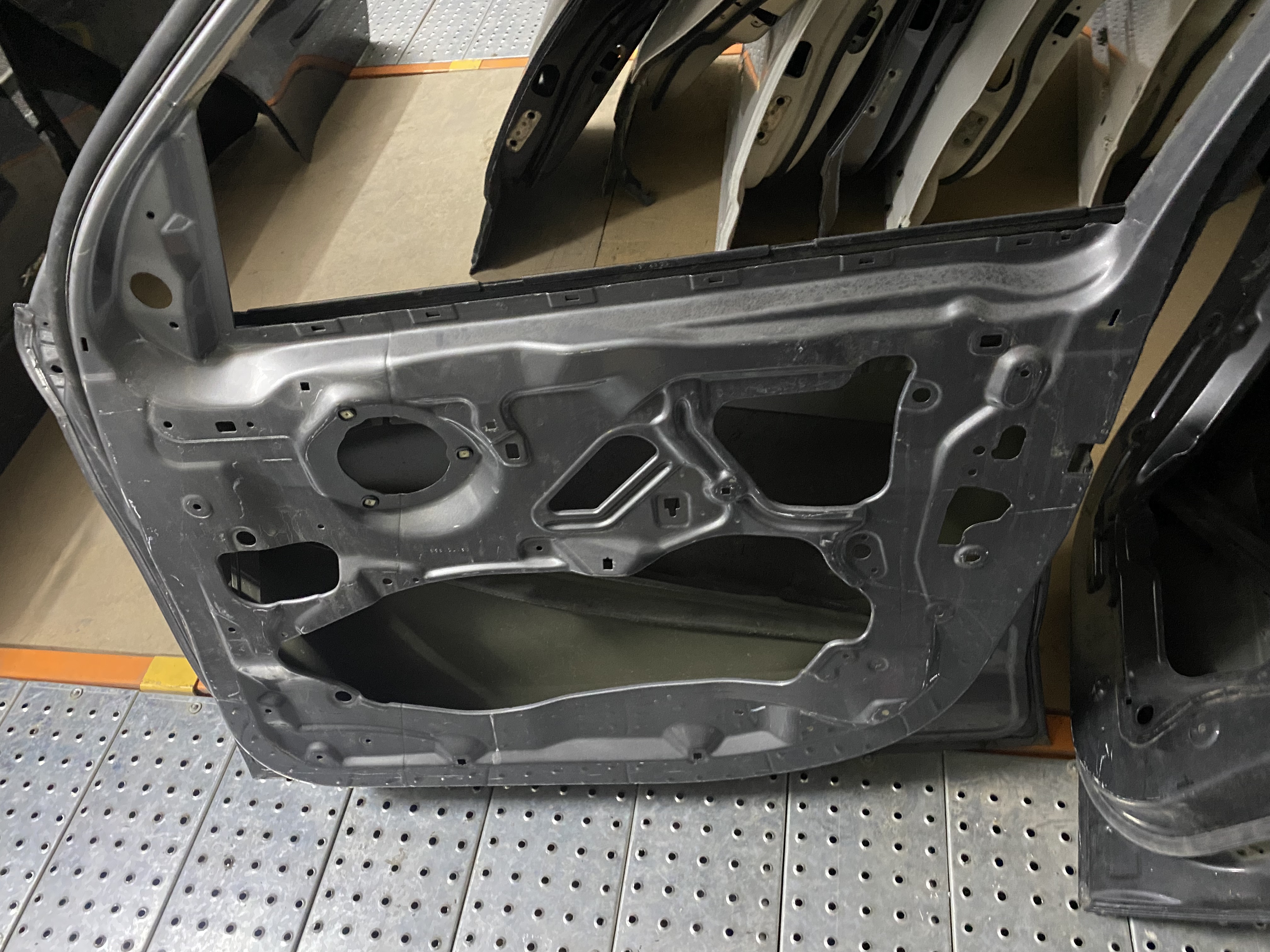 BMW X5 F15 SAĞ ÖN KAPI ORJİNAL ÇIKMA