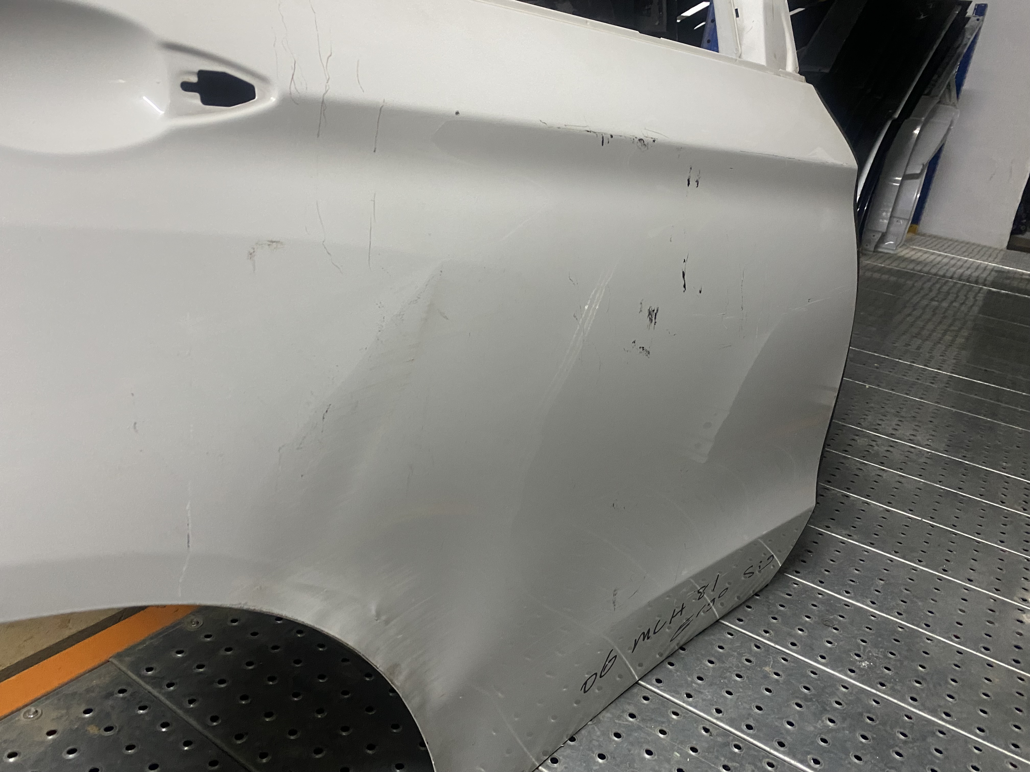 BMW X5 F15 BEYAZ SAĞ ARKA KAPI ORJİNAL ÇIKMA