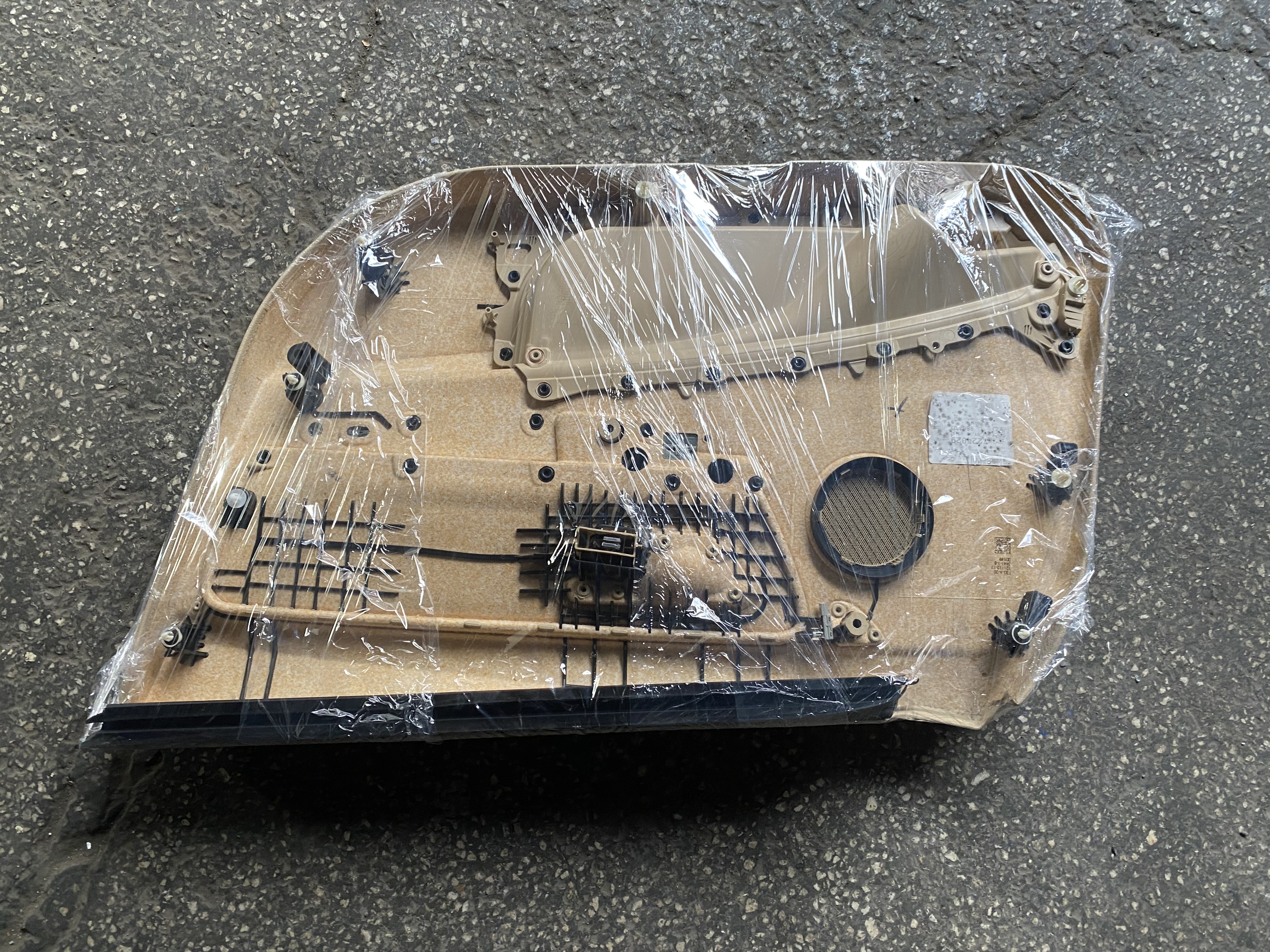BMW F30 SOL ÖN BEJ KAPI DÖŞEMESİ ORJINAL ÇIKMA