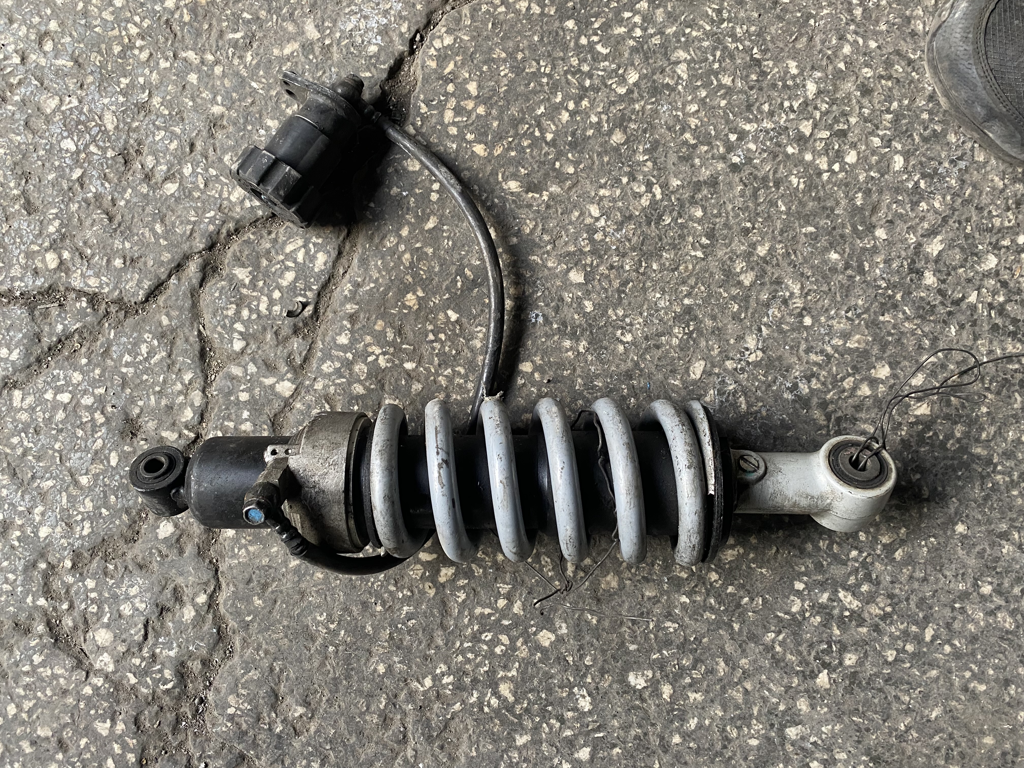 BMW R1150 ARKA AMORTİSÖR 2335725 ORJİNAL ÇIKMA