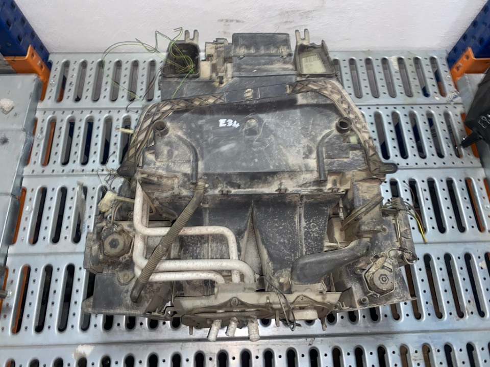 BMW E34 520 KALORİFER KUTUSU ÇIKMA ORJİNAL