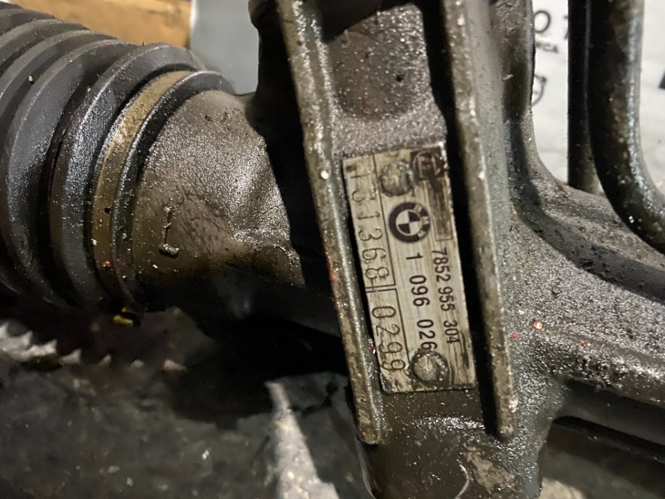 BMW E39 1096026 DİREKSİYON KUTUSU ÇIKMA ORJ