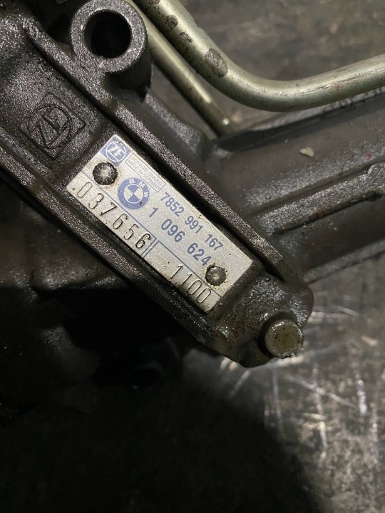 BMW E39 1096624 HİDROLİK DİREKSİYON KUTUSU ÇIKMA ORJ