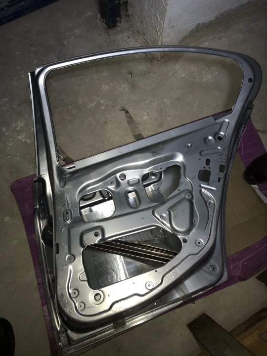 BMW F10 ORJ ASTAR SIZ SAG ARKA KAPI
