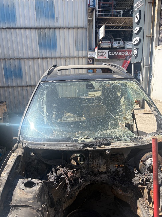BMW E53 X5 KASA  TAVAN SAG ARKA ÇAMURLUK