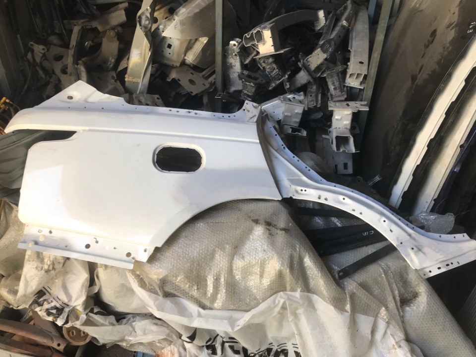 RANGE ROVER SAG ARKA ÇAMURLUK ÇIKMA ORJİNAL