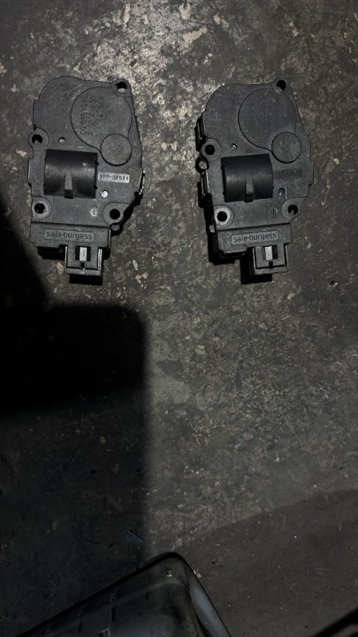 BMW MİNİ KALORİFER KUTU KILEPE KONUM MOTORU  ORJ
