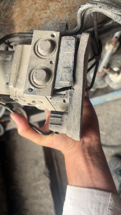 BMW G30 520İ ABS BEYİN POMPASI  3451 6889216 ÇIKMA ORJ