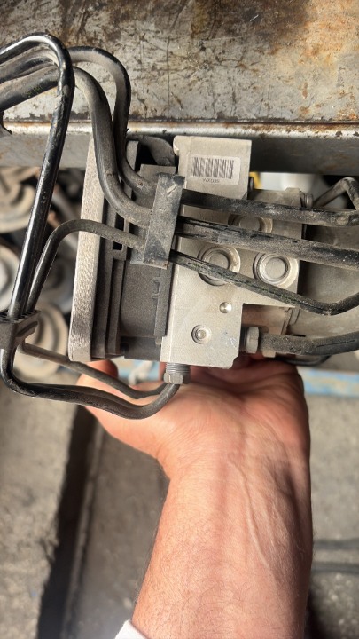 BMW G30 520İ ABS BEYİN POMPASI  3451 6889216 ÇIKMA ORJ