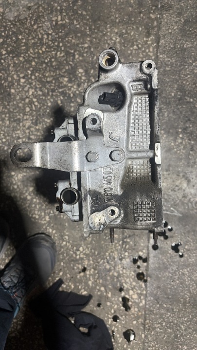 BMW N47N 525XD SİLİNDİR KAPAK ÇIKMA ORJİNAL  7810465