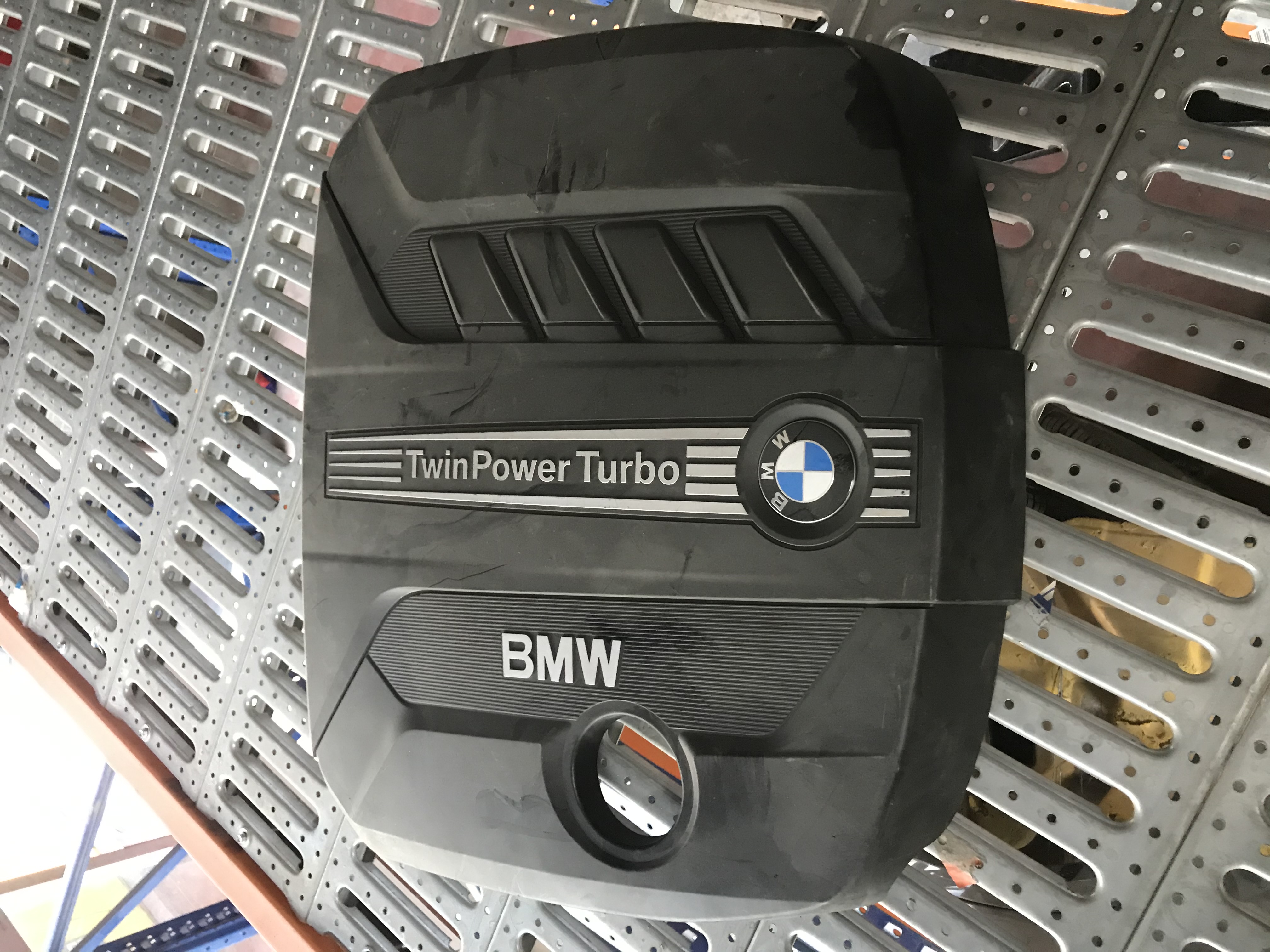 BMW F10 F07 N47N MOTOR AKUSTİK KAPAĞI 8510475 ORJİNAL ÇIKMA