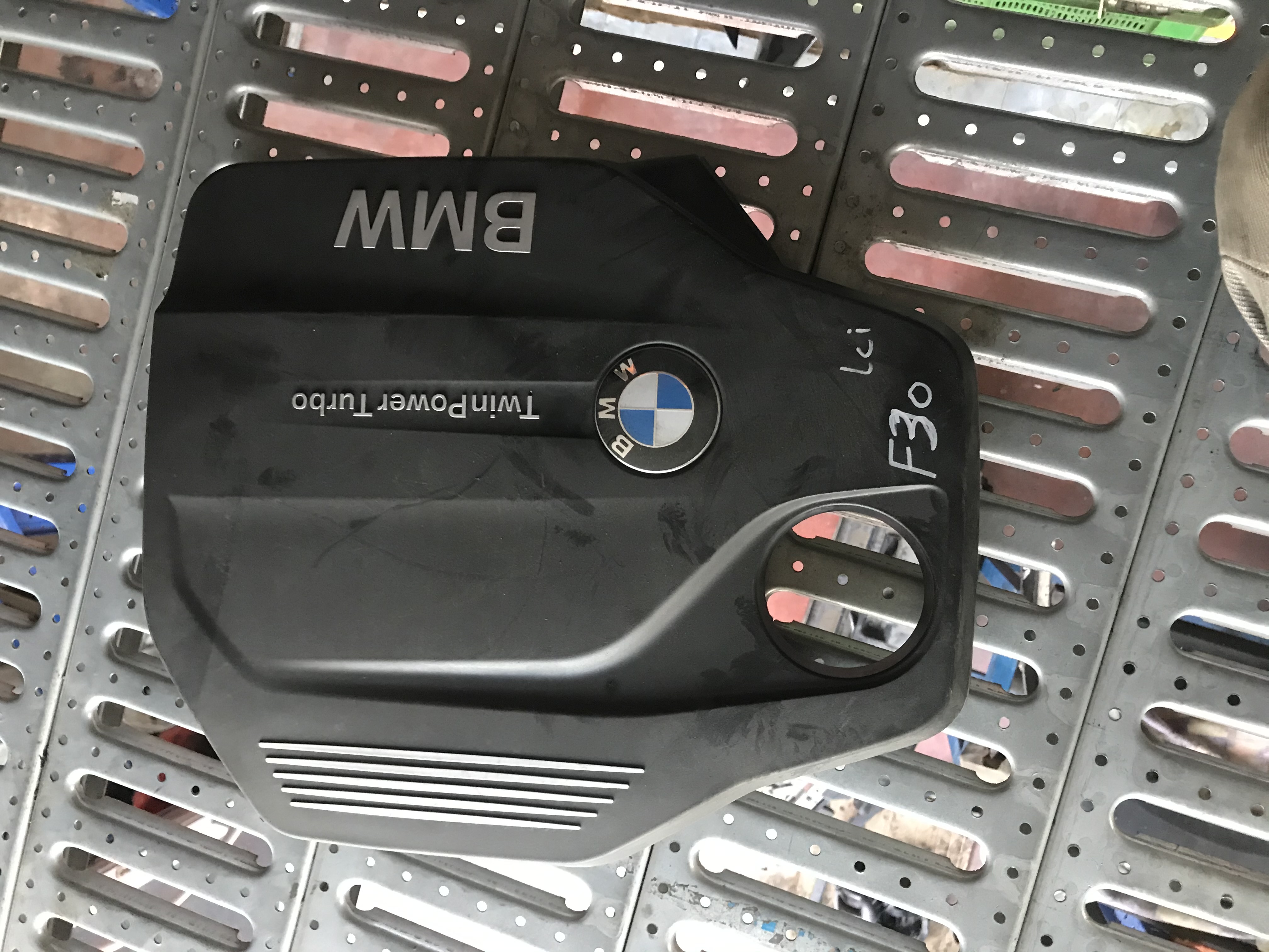 BMW F30 LCI B47 MOTOR AKUSTİK KAPAĞI 8514202 ORJİNAL ÇIKMA 