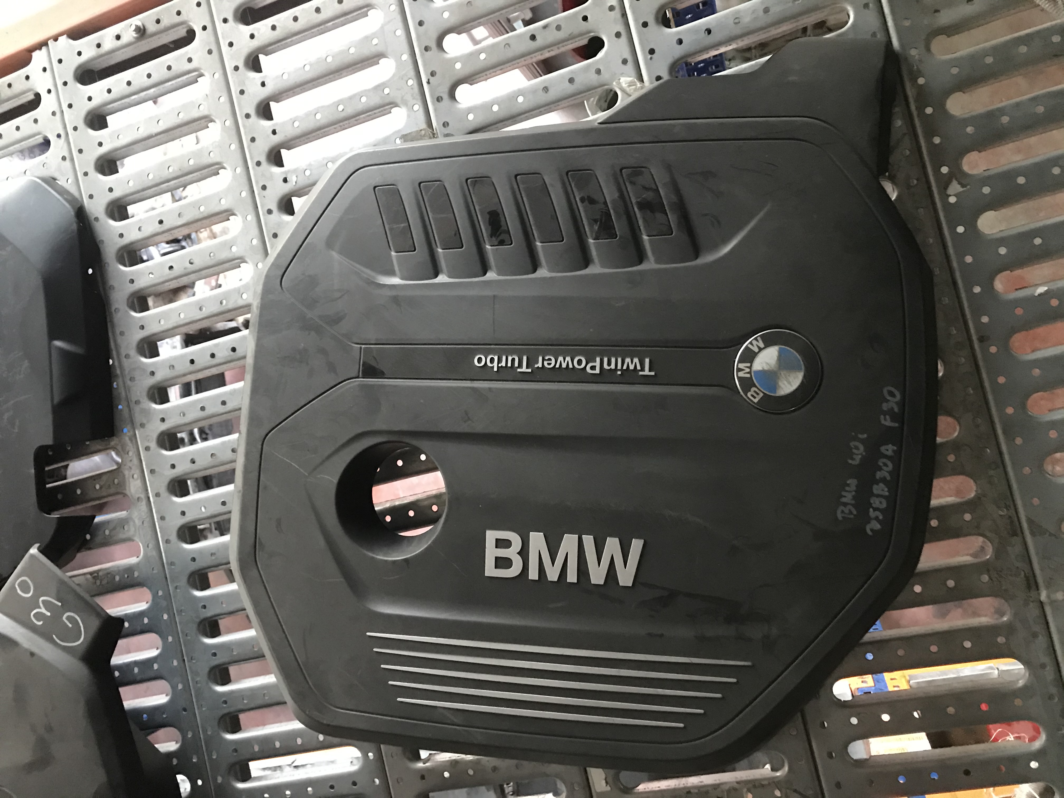 BMW F30 G11 4.0i B58 MOTOR AKUSTİK KAPAĞI 11128616573 ORJİNAL ÇIKMA 