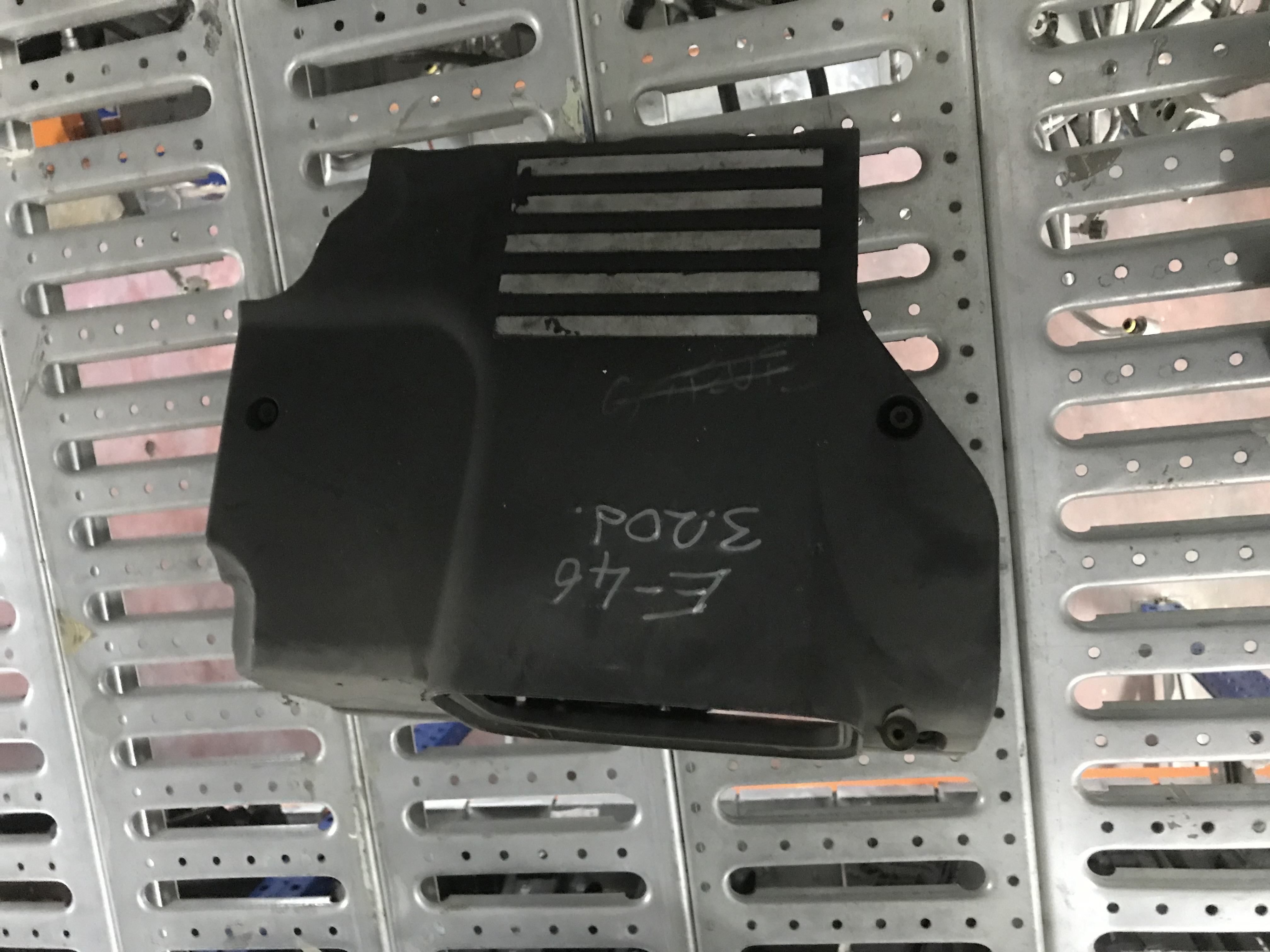 BMW E46 2.0d M47 MOTOR AKUSTİK KAPAĞI HAVA FİLTRE KAPAĞI ORJİNAL ÇIKMA 
