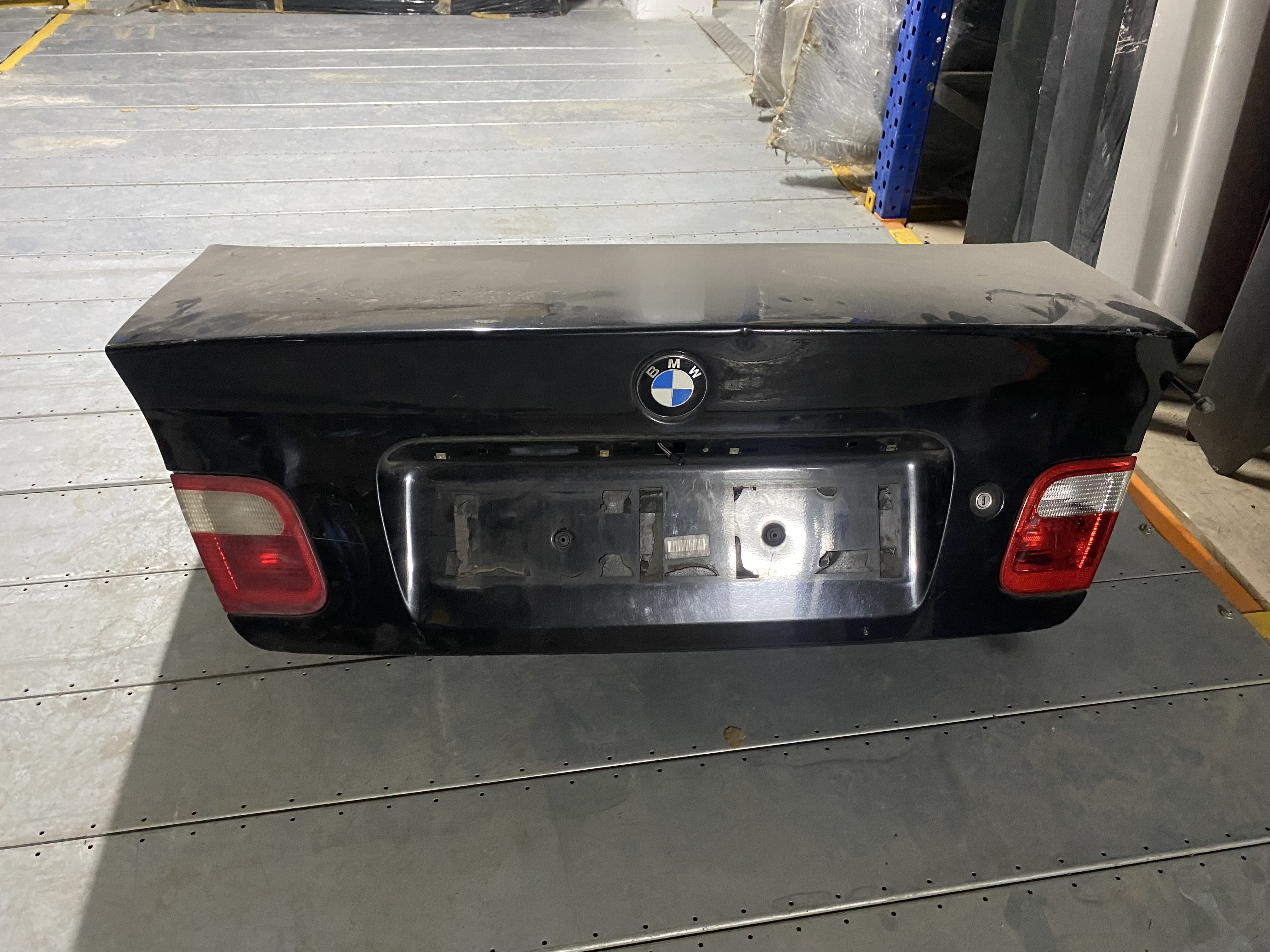 BMW E46 BAGAJ KAPAĞI HATASIZ ORJİNAL ÇIKMA