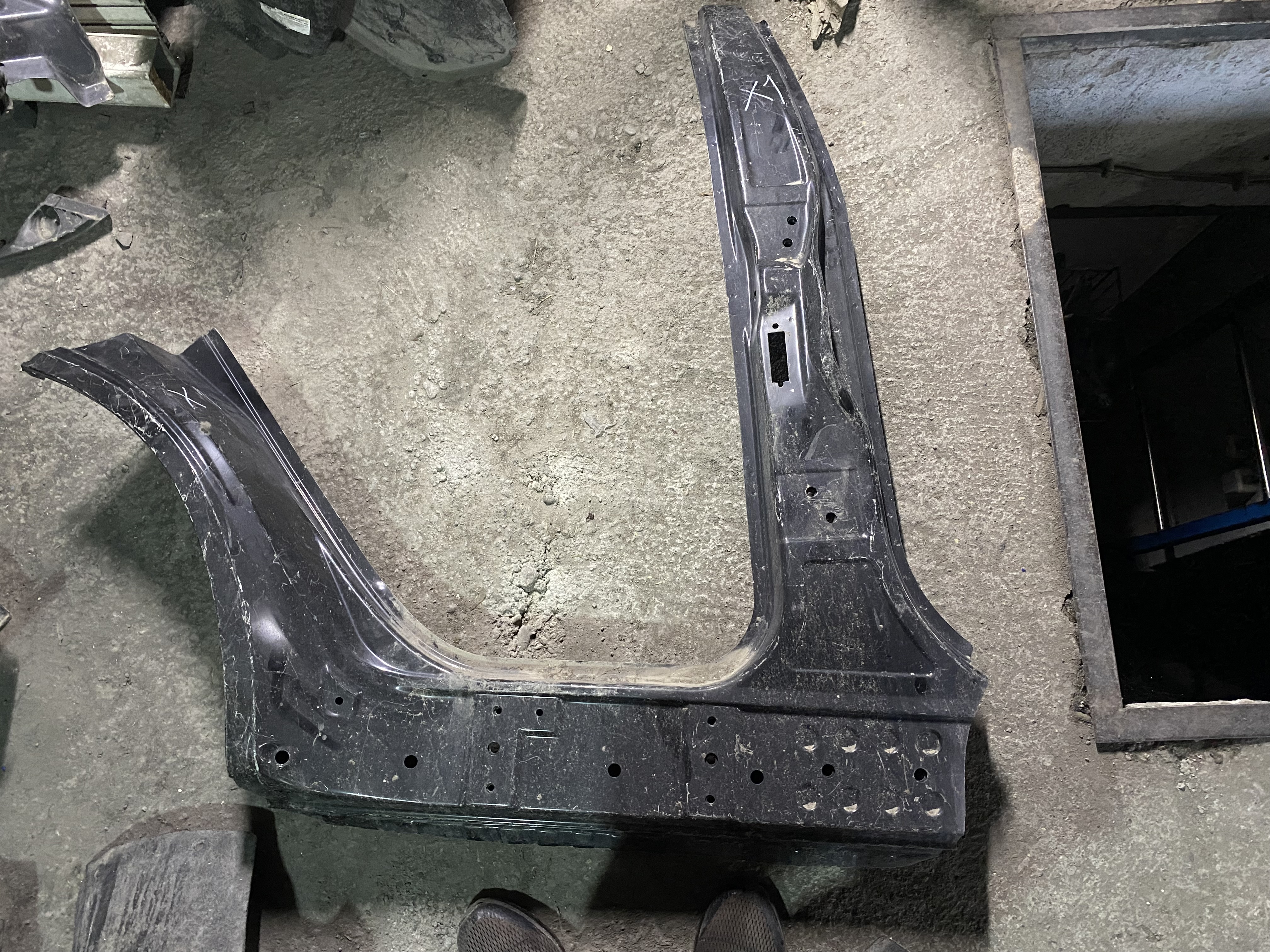 BMW X5 E53 SAĞ ARKA ÇAMURLUK AĞZI ORJİNAL ÇIKMA