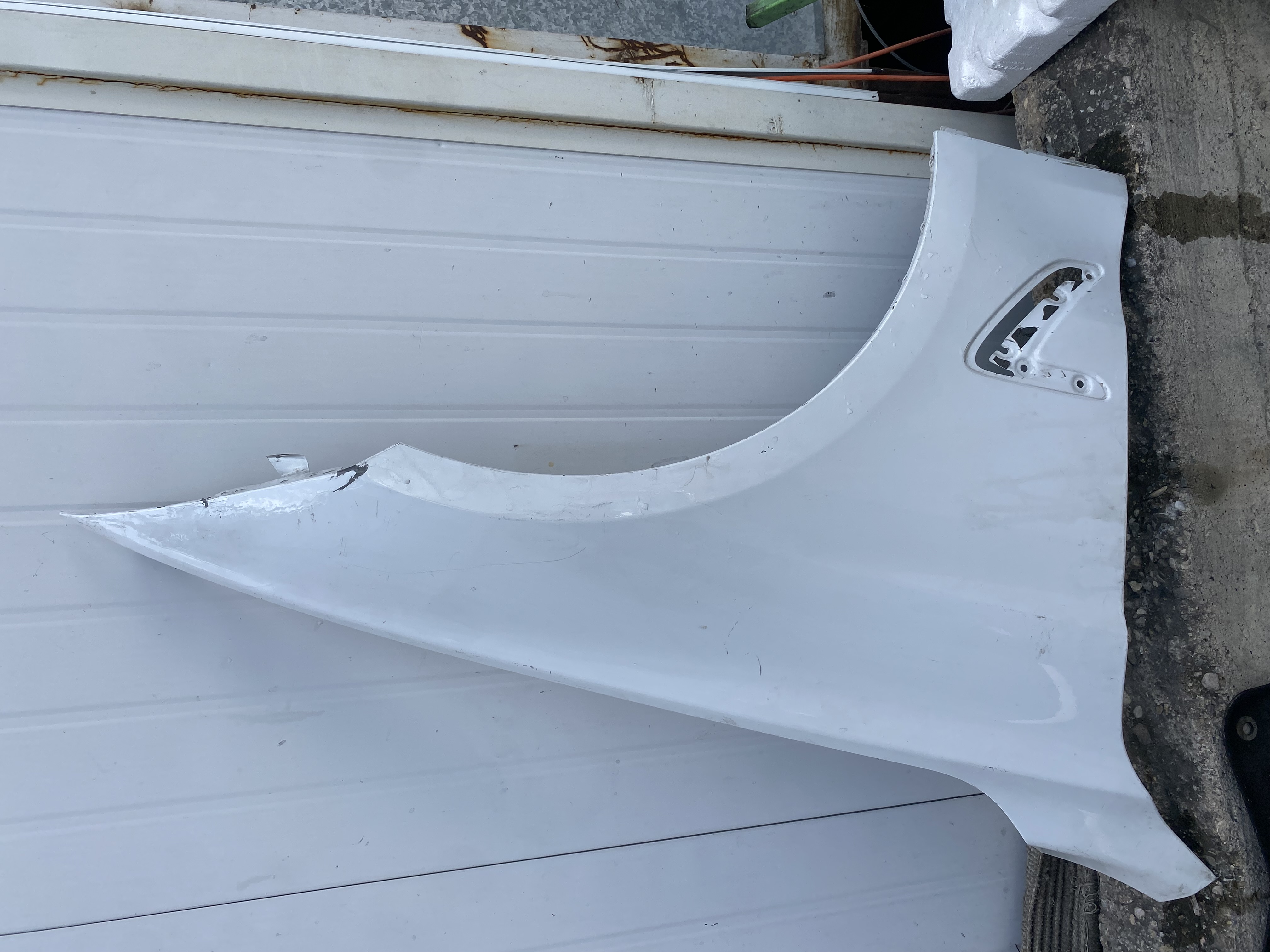 BMW 3 SERİSİ F34 GT SAĞ ÖN ÇAMURLUK BEYAZ ORJİNAL ÇIKMA