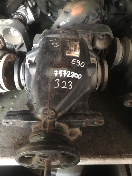BMW E90 ARKA DEFRANSİYEL 3.23 7572800 ORJİNAL ÇIKMA 