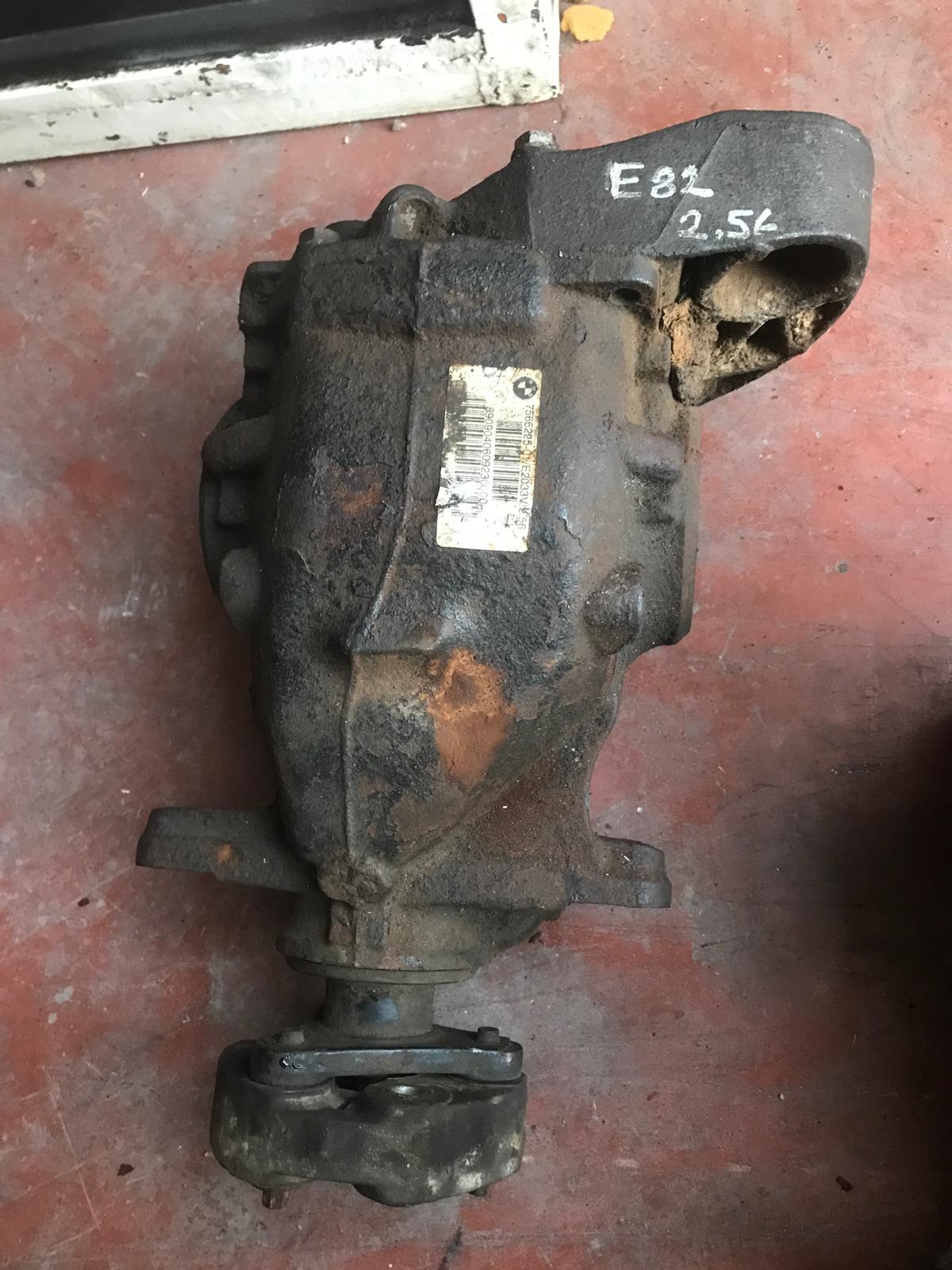BMW E87 ARKA DEFRANSİYEL 2.56 7566225 ORJİNAL ÇIKMA 