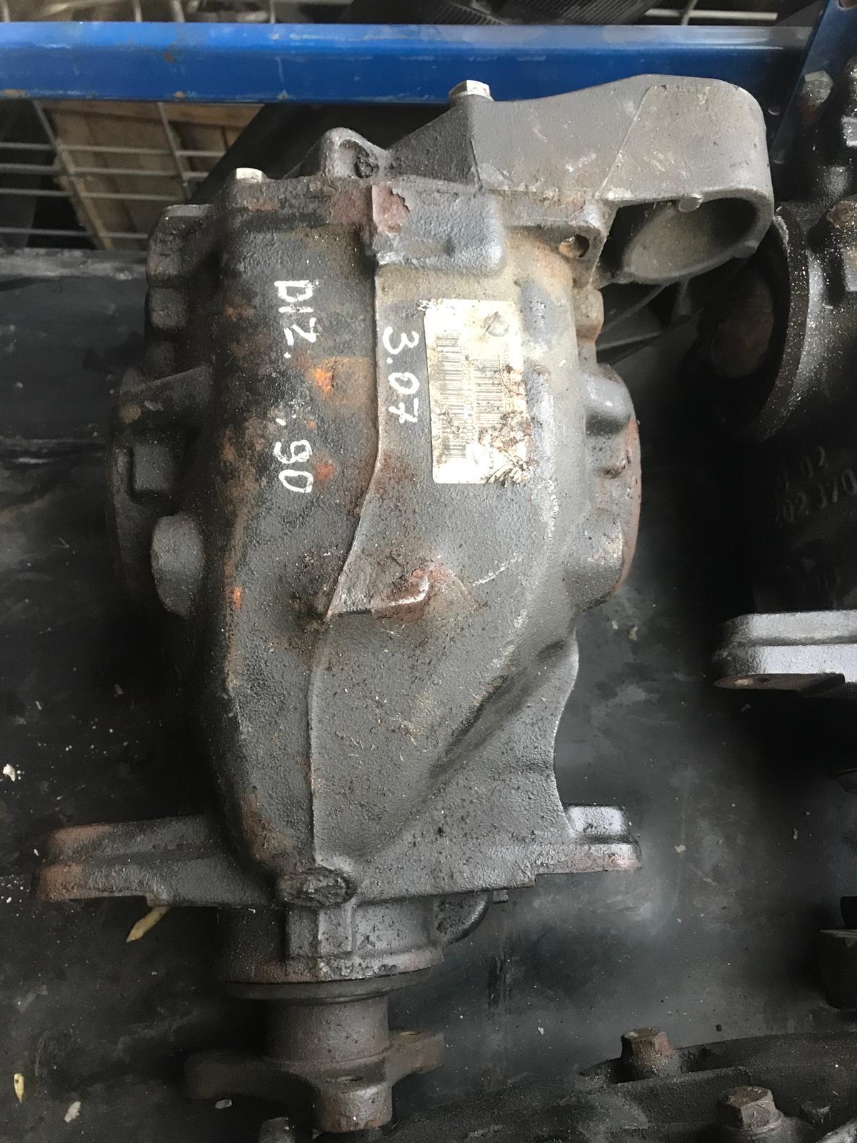 BMW E90 ARKA DİFERANSİYEL 3.07 7541580 ORJİNAL ÇIKMA 