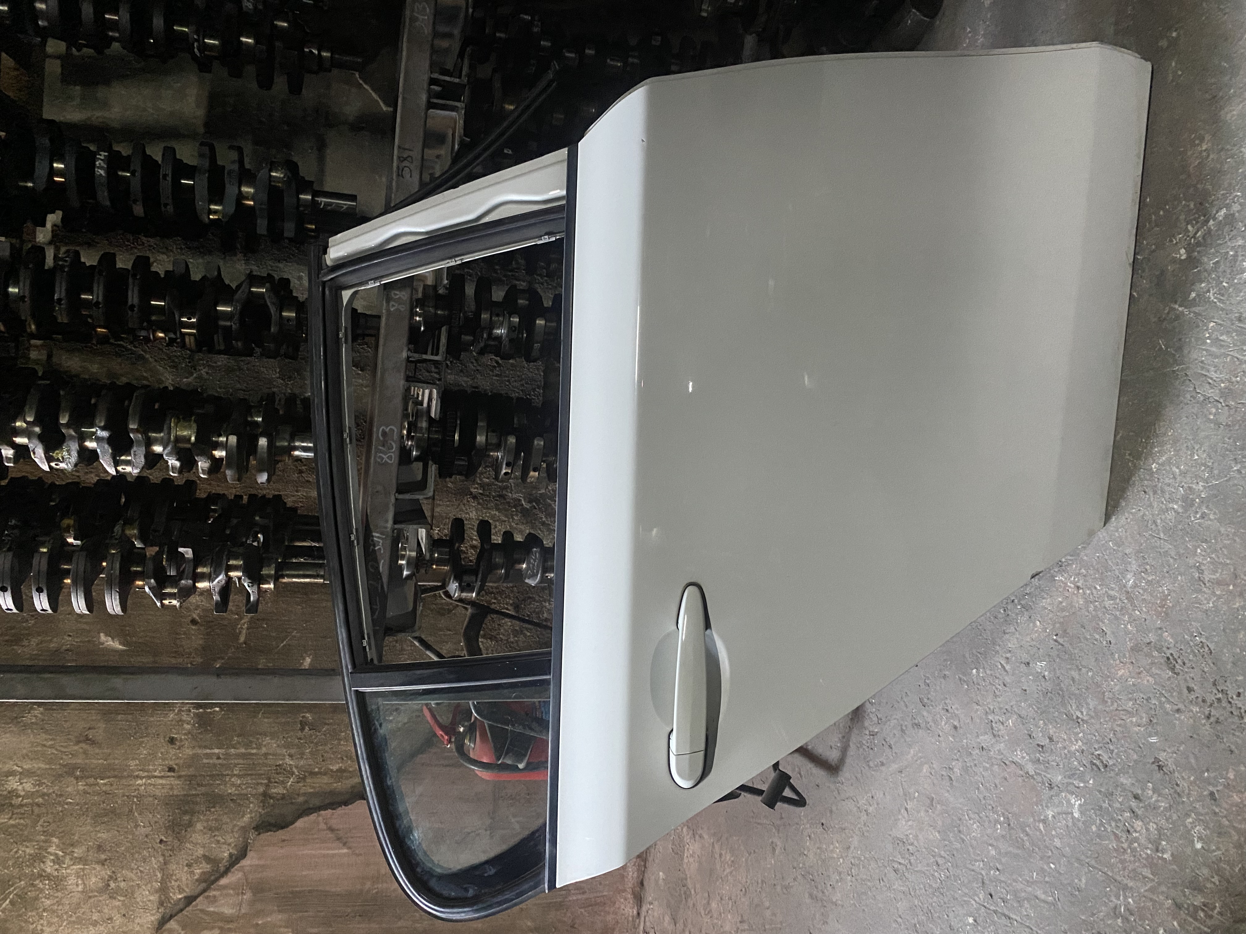 BMW 1 SERİSİ E87 BEYAZ SAĞ ARKA KAPI ORJİNAL ÇIKMA