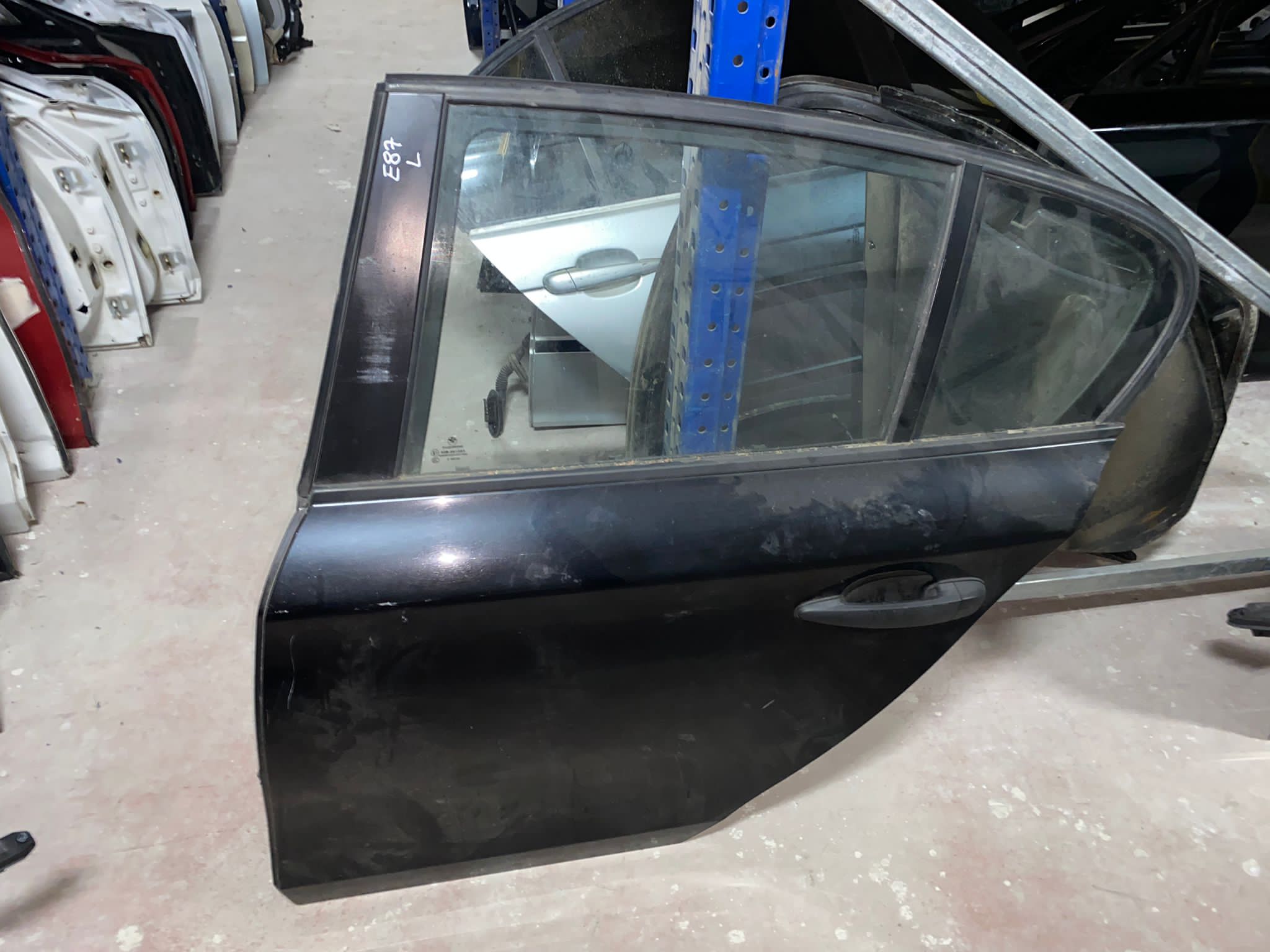 BMW E87 SOL ARKA KAPI SİYAH ORJİNAL ÇIKMA