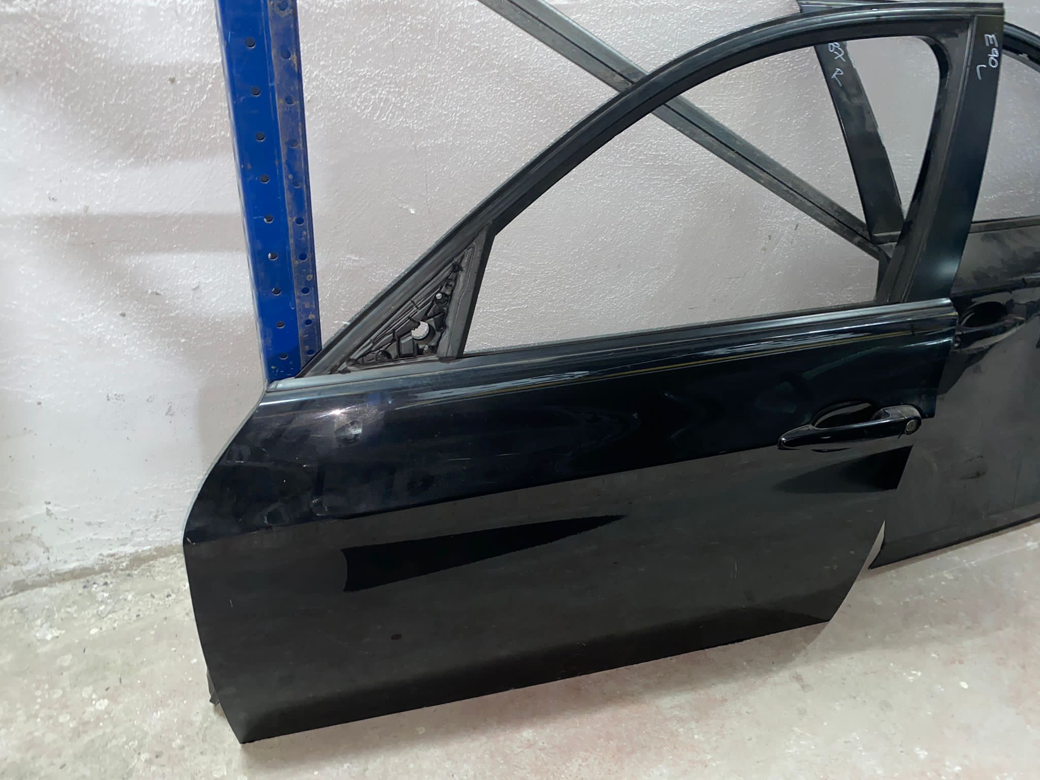 BMW E90 SOL ÖN KAPI SİYAH HATASIZ ORJİNAL  ÇIKMA